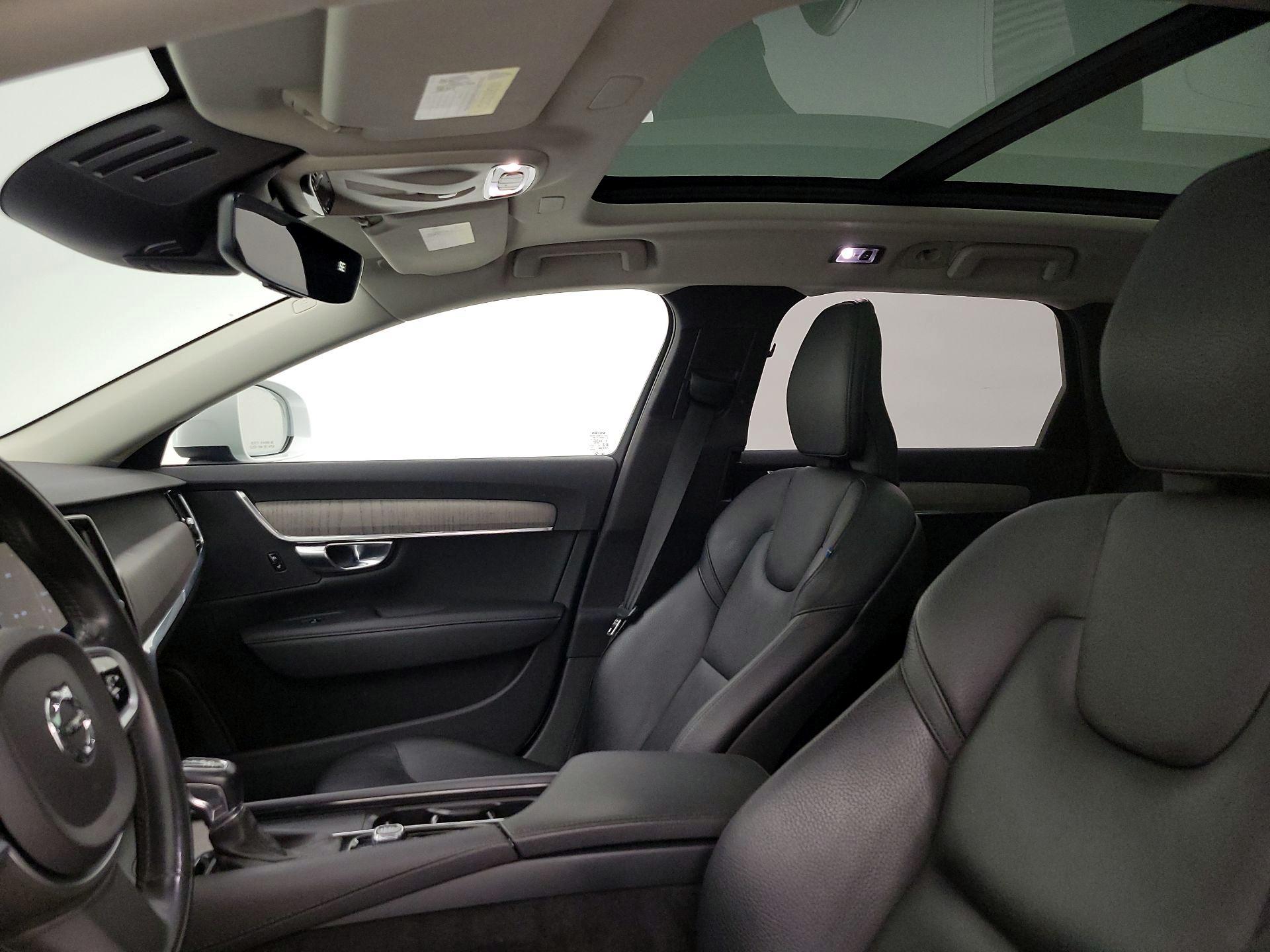 Thumbnail: 2021 Volvo S90 - 20