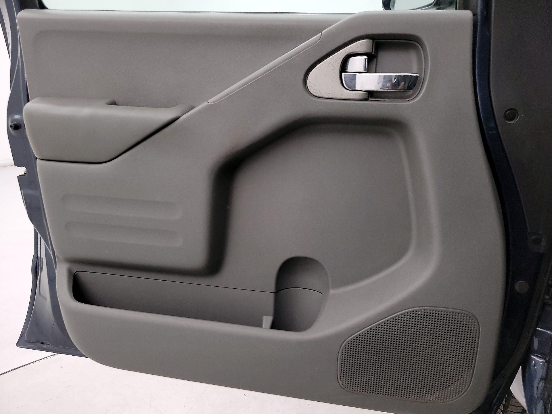 Thumbnail: 2015 Nissan Frontier - 12