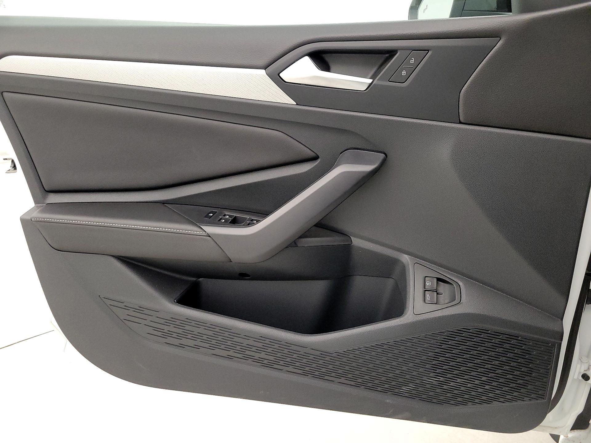 Thumbnail: 2024 Volkswagen Jetta - 12