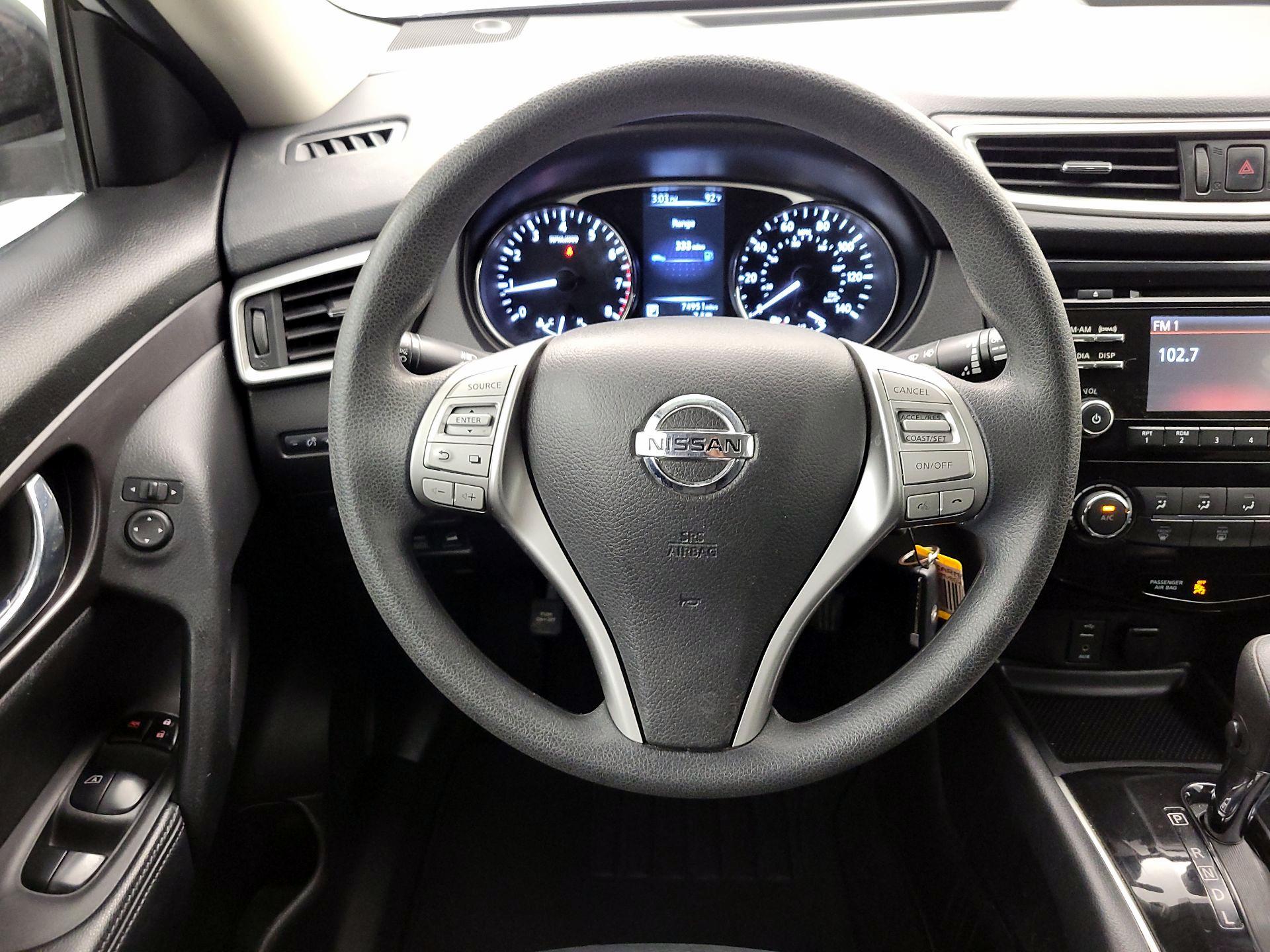 Thumbnail: 2016 Nissan Rogue - 10