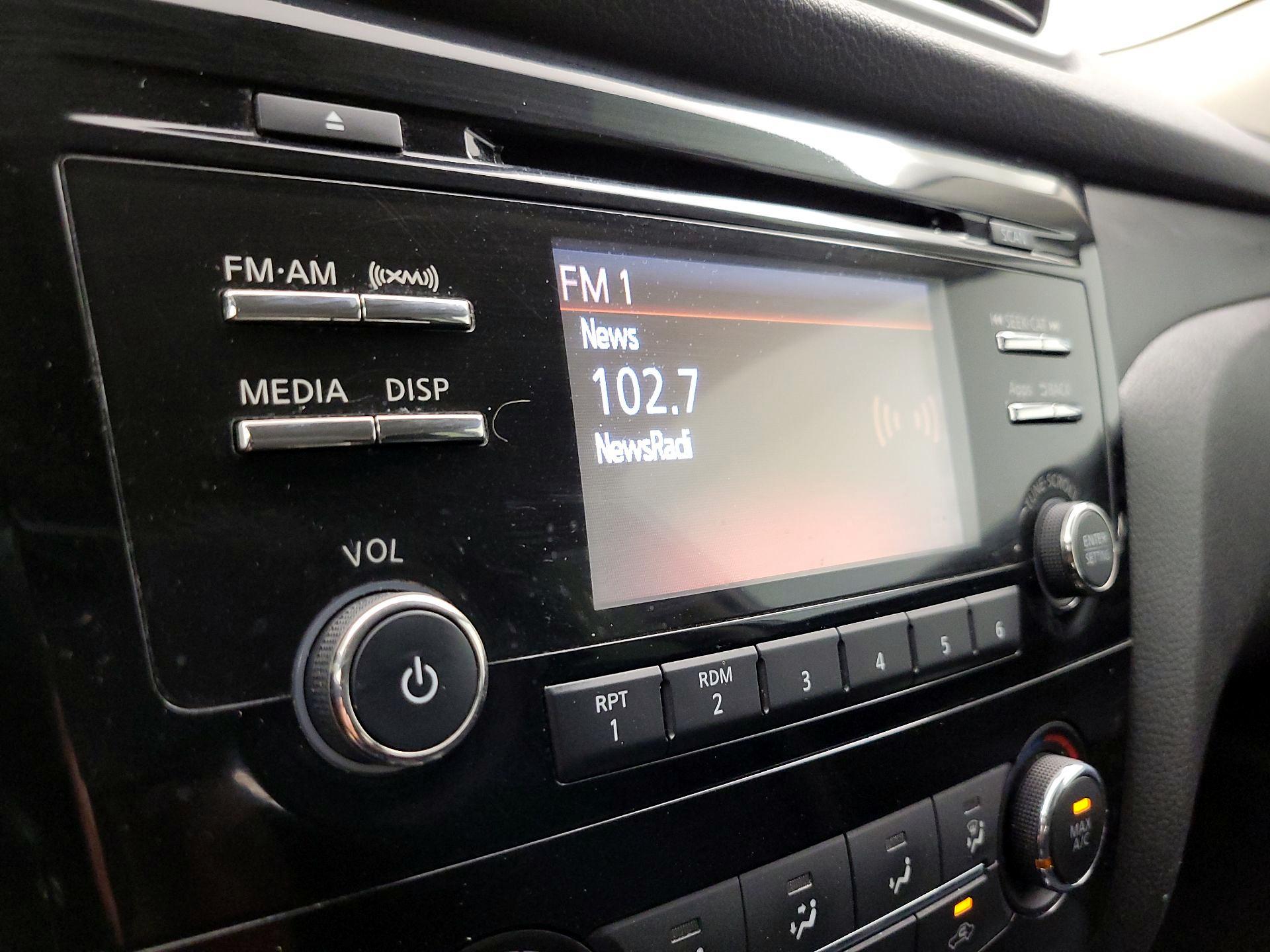 Thumbnail: 2016 Nissan Rogue - 15