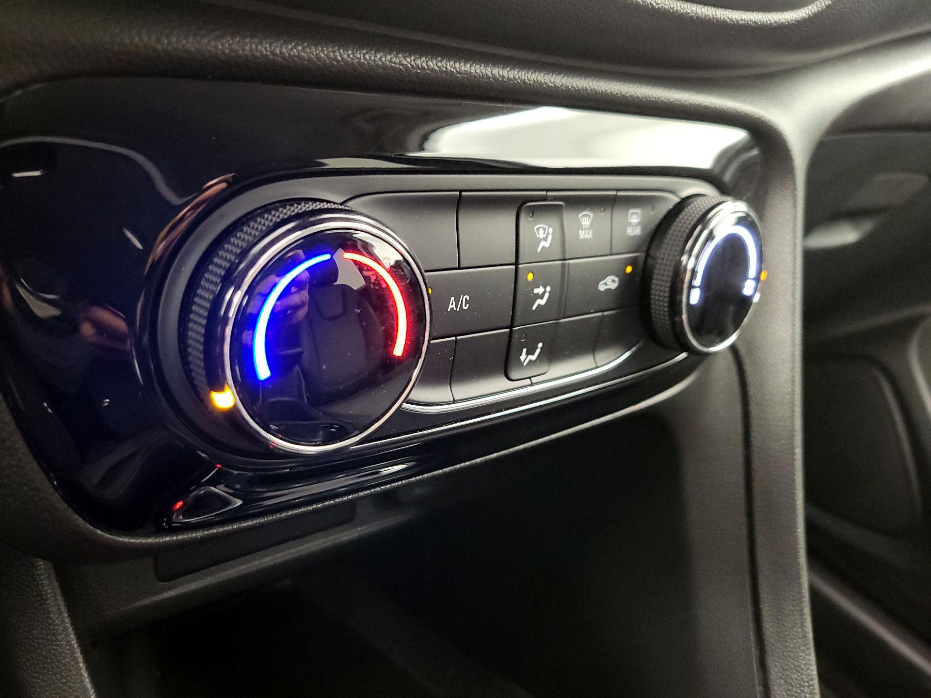 Thumbnail: 2021 Buick Encore GX - 16