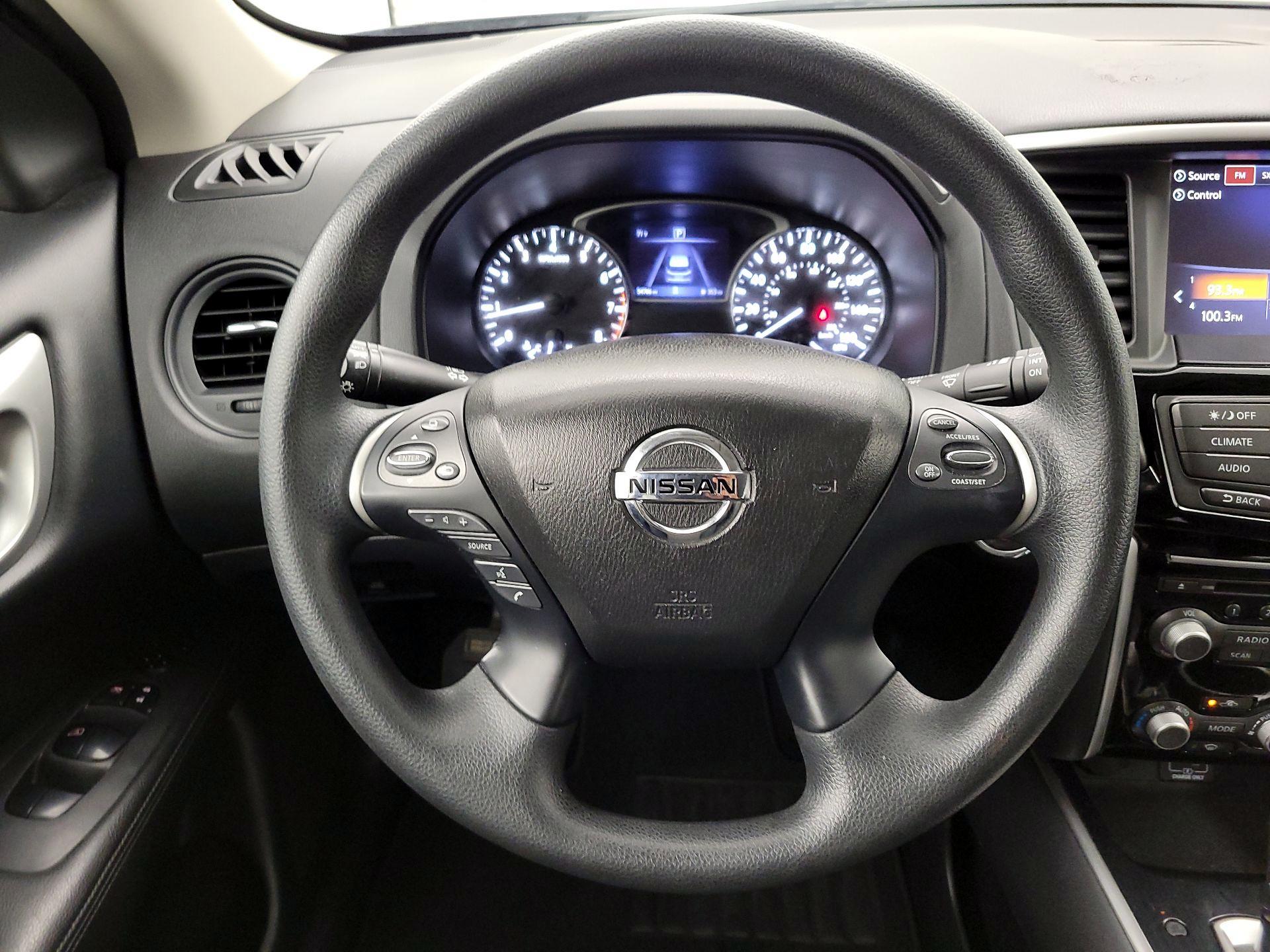 Thumbnail: 2019 Nissan Pathfinder - 10