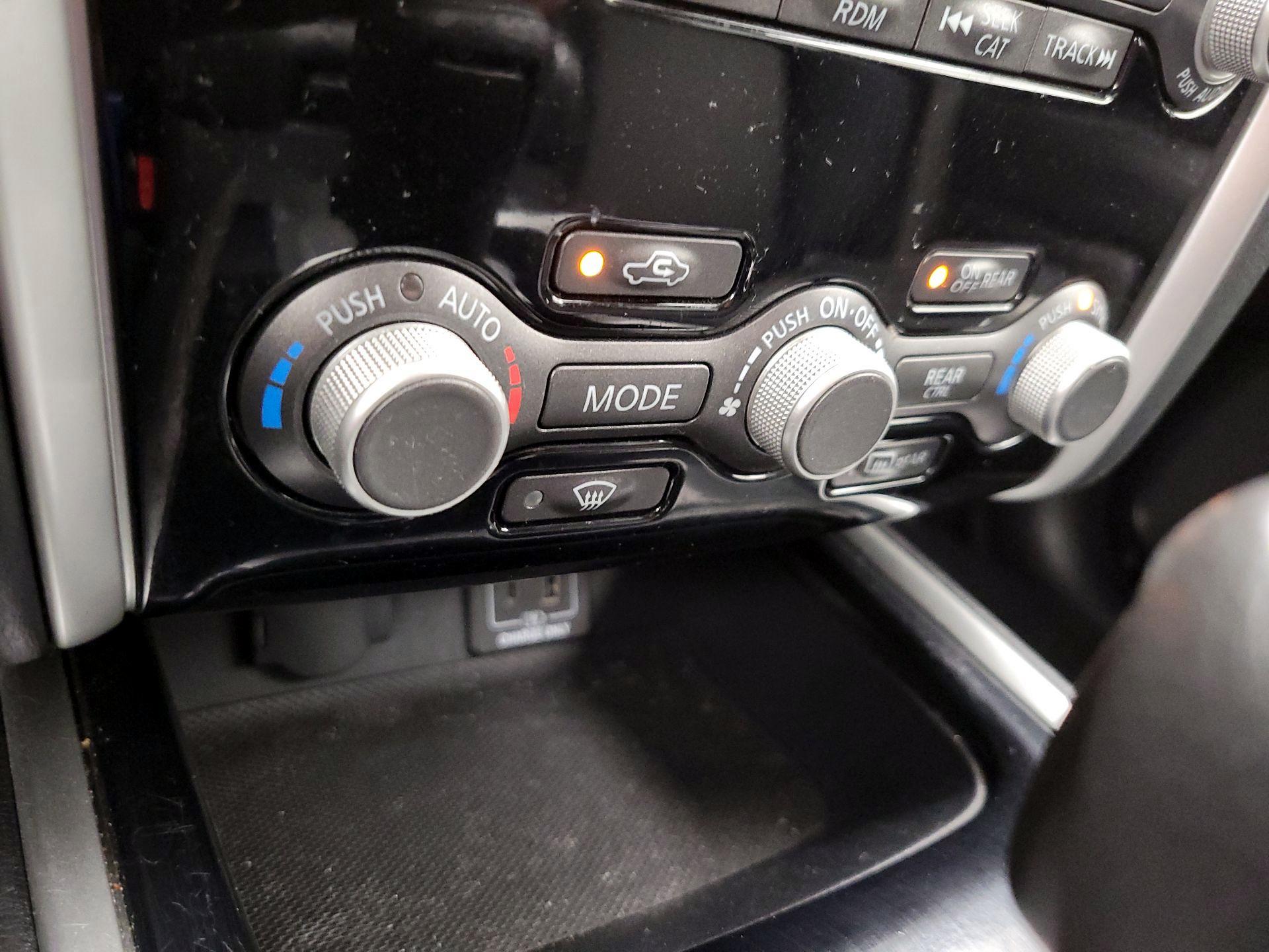 Thumbnail: 2019 Nissan Pathfinder - 16