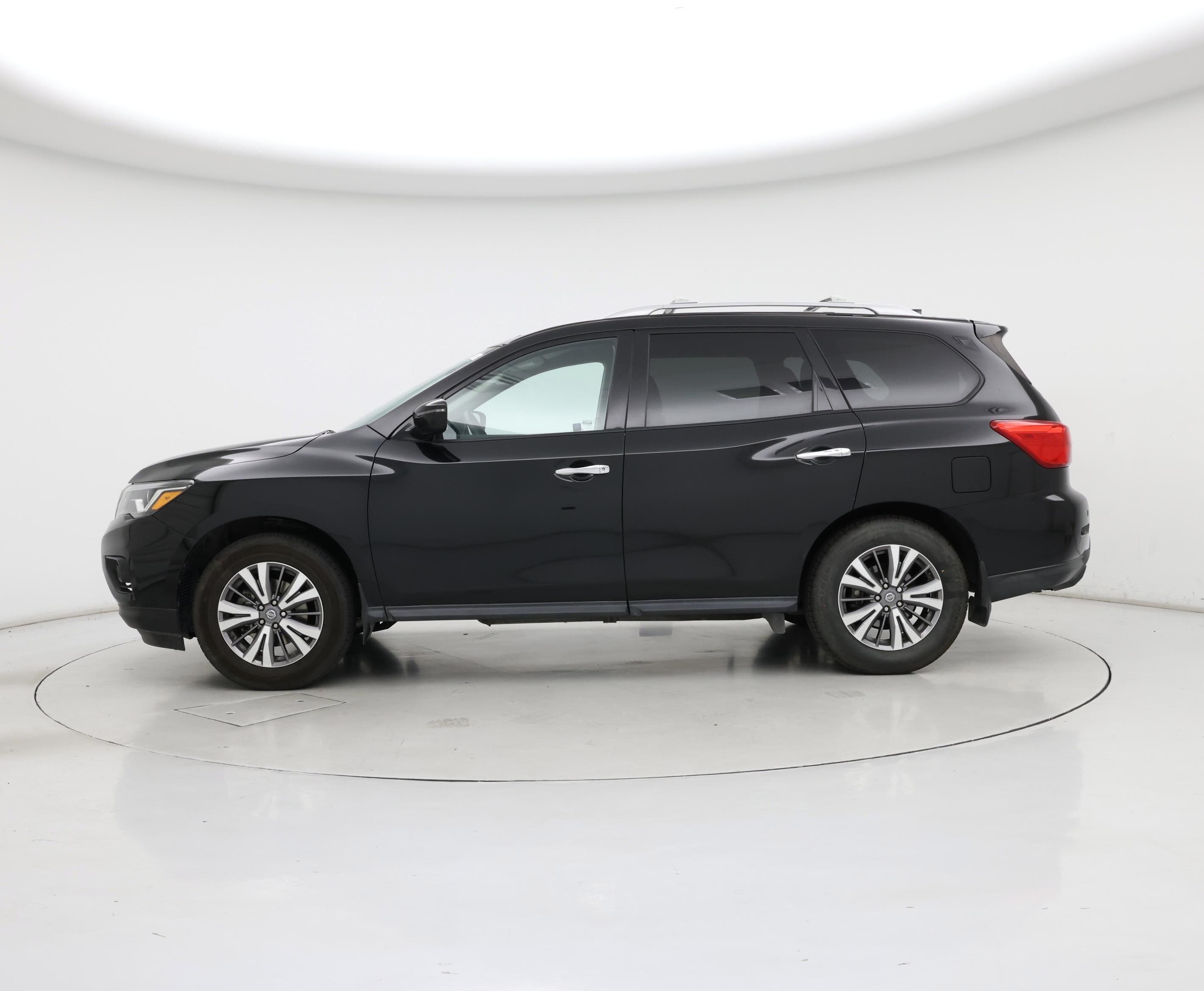 Thumbnail: 2019 Nissan Pathfinder - 3