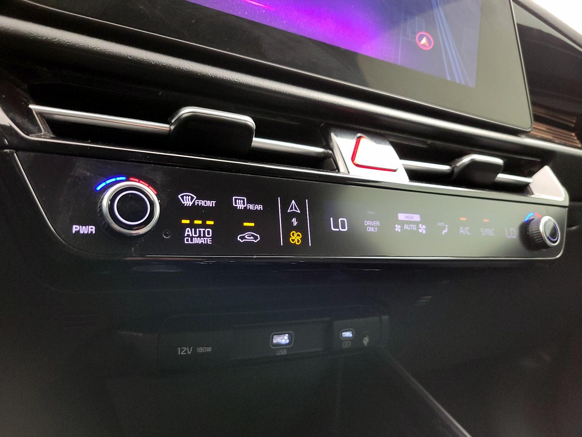 Thumbnail: 2023 Kia Niro - 17