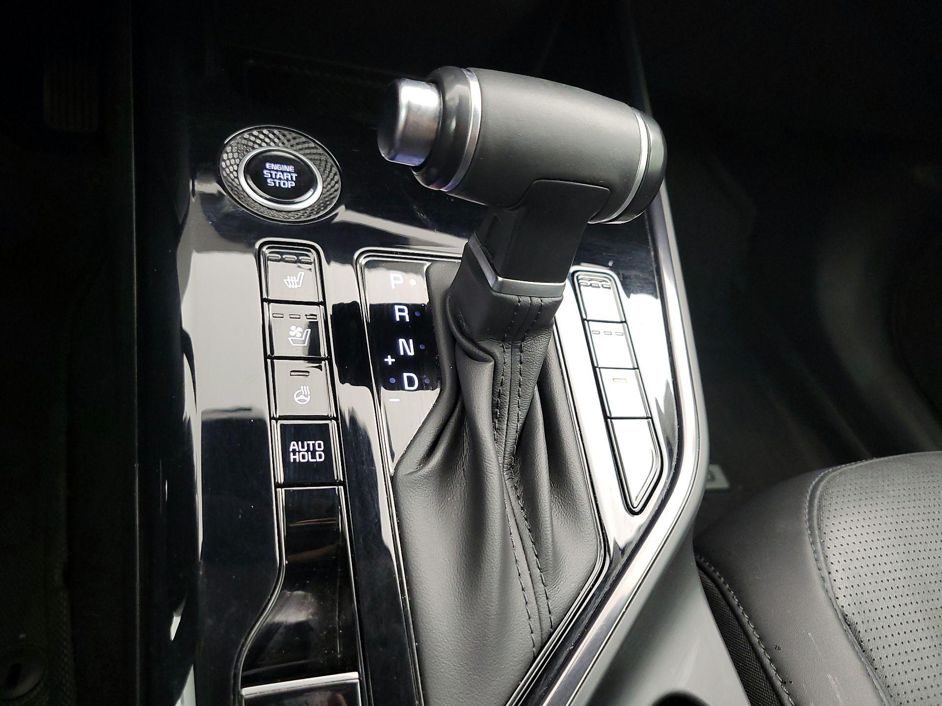 Thumbnail: 2023 Kia Niro - 18