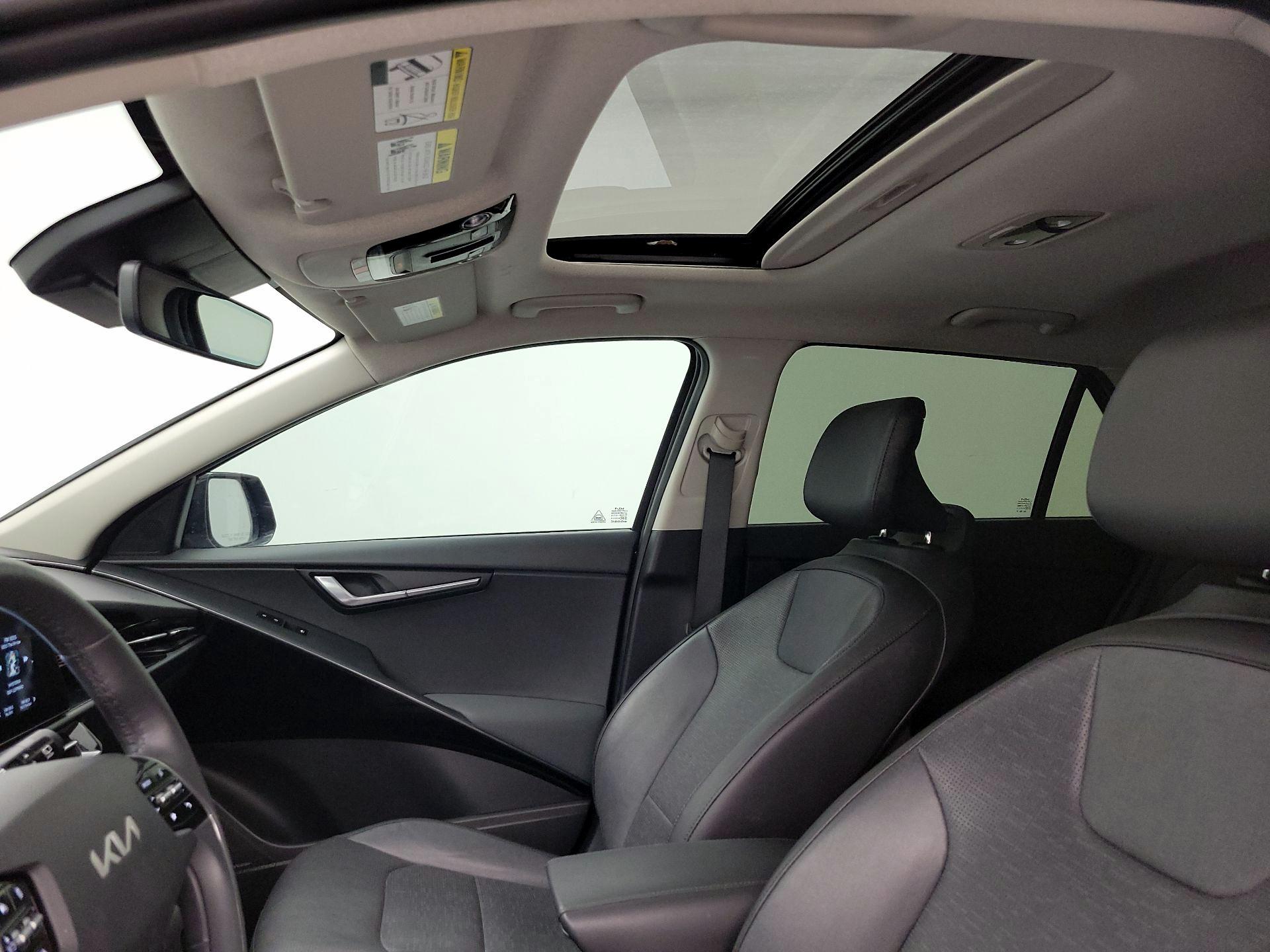 Thumbnail: 2023 Kia Niro - 20