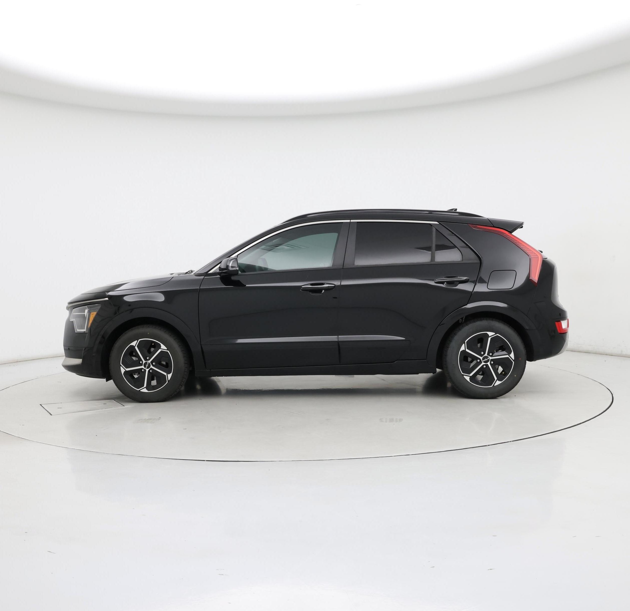 Thumbnail: 2023 Kia Niro - 3