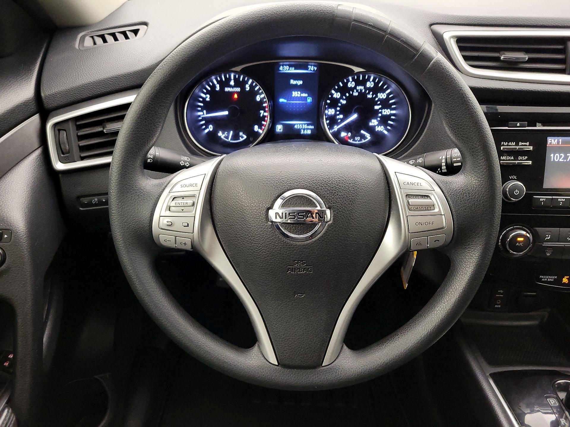 Thumbnail: 2016 Nissan Rogue - 10