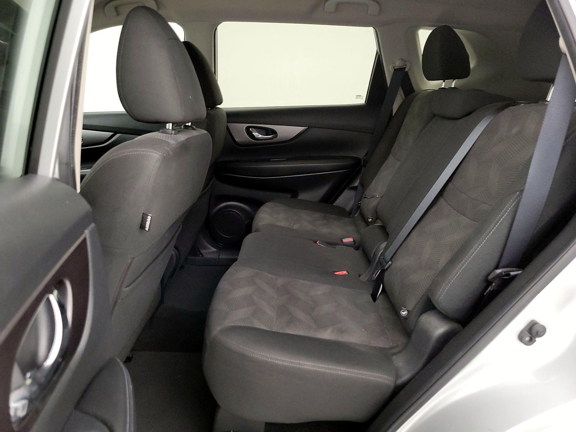 Thumbnail: 2016 Nissan Rogue - 19
