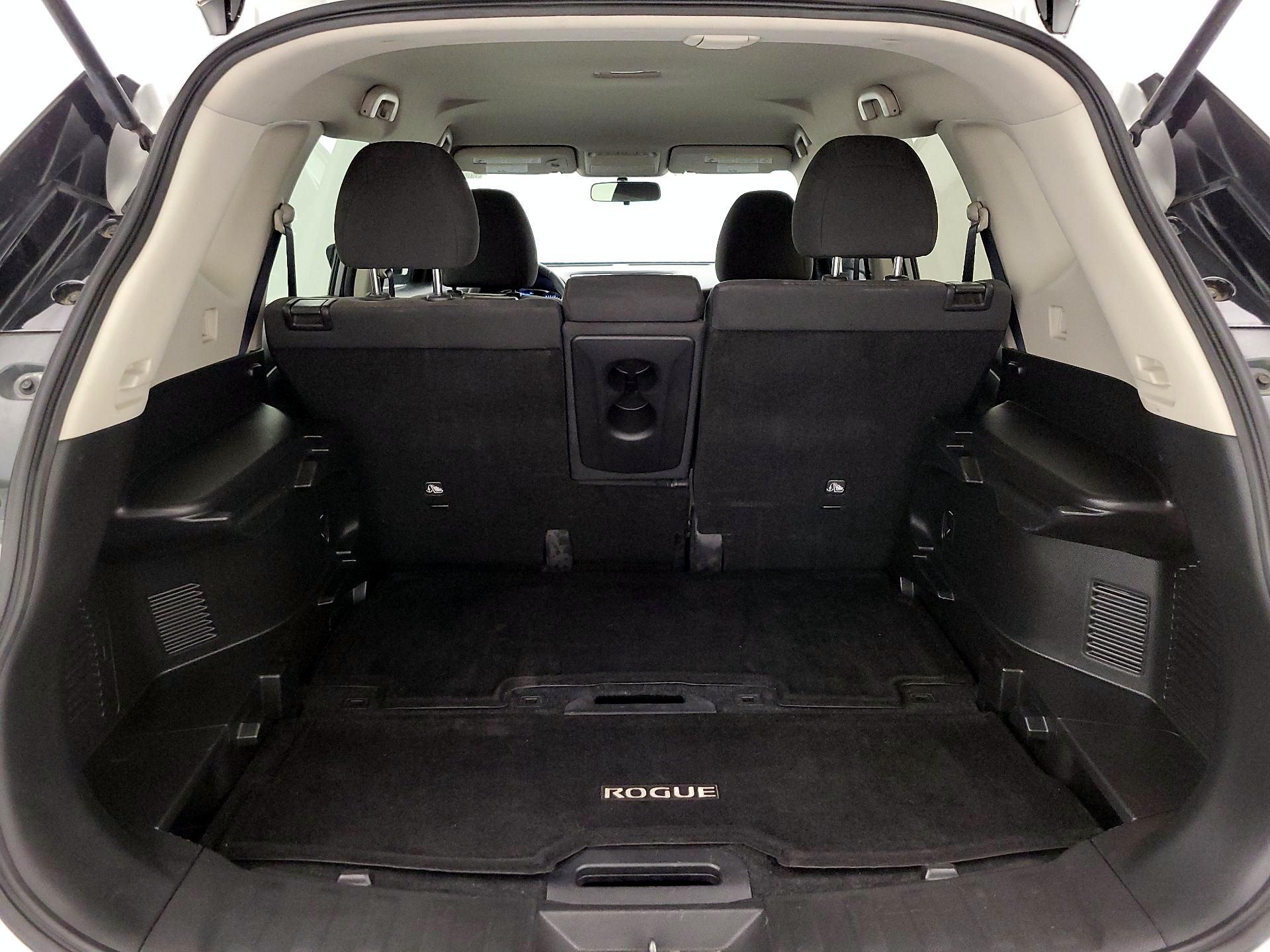 Thumbnail: 2016 Nissan Rogue - 20