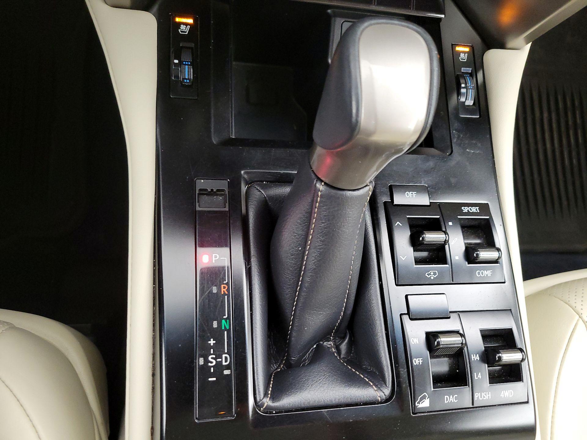 Thumbnail: 2021 Lexus GX - 18