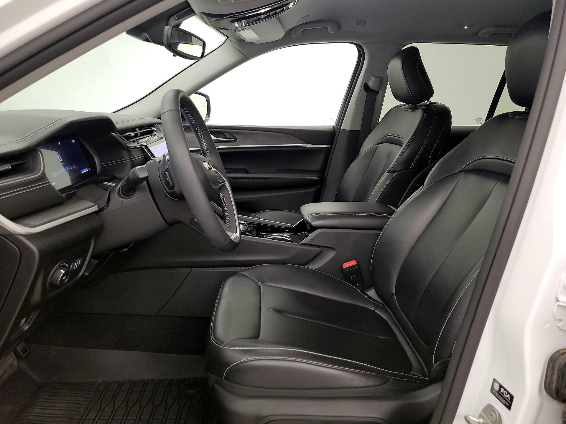 Thumbnail: 2023 Jeep Grand Cherokee - 11