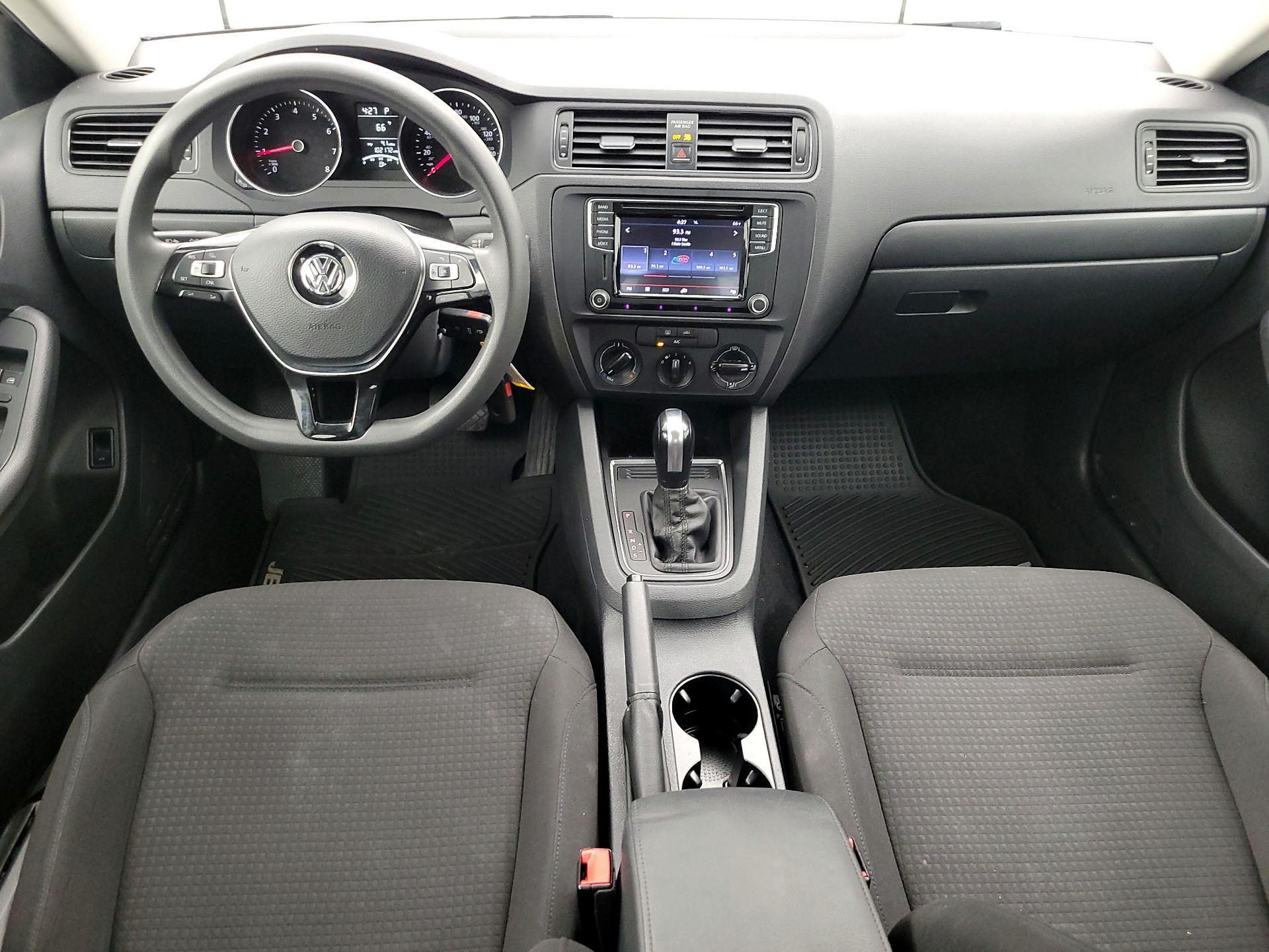 Thumbnail: 2016 Volkswagen Jetta - 9