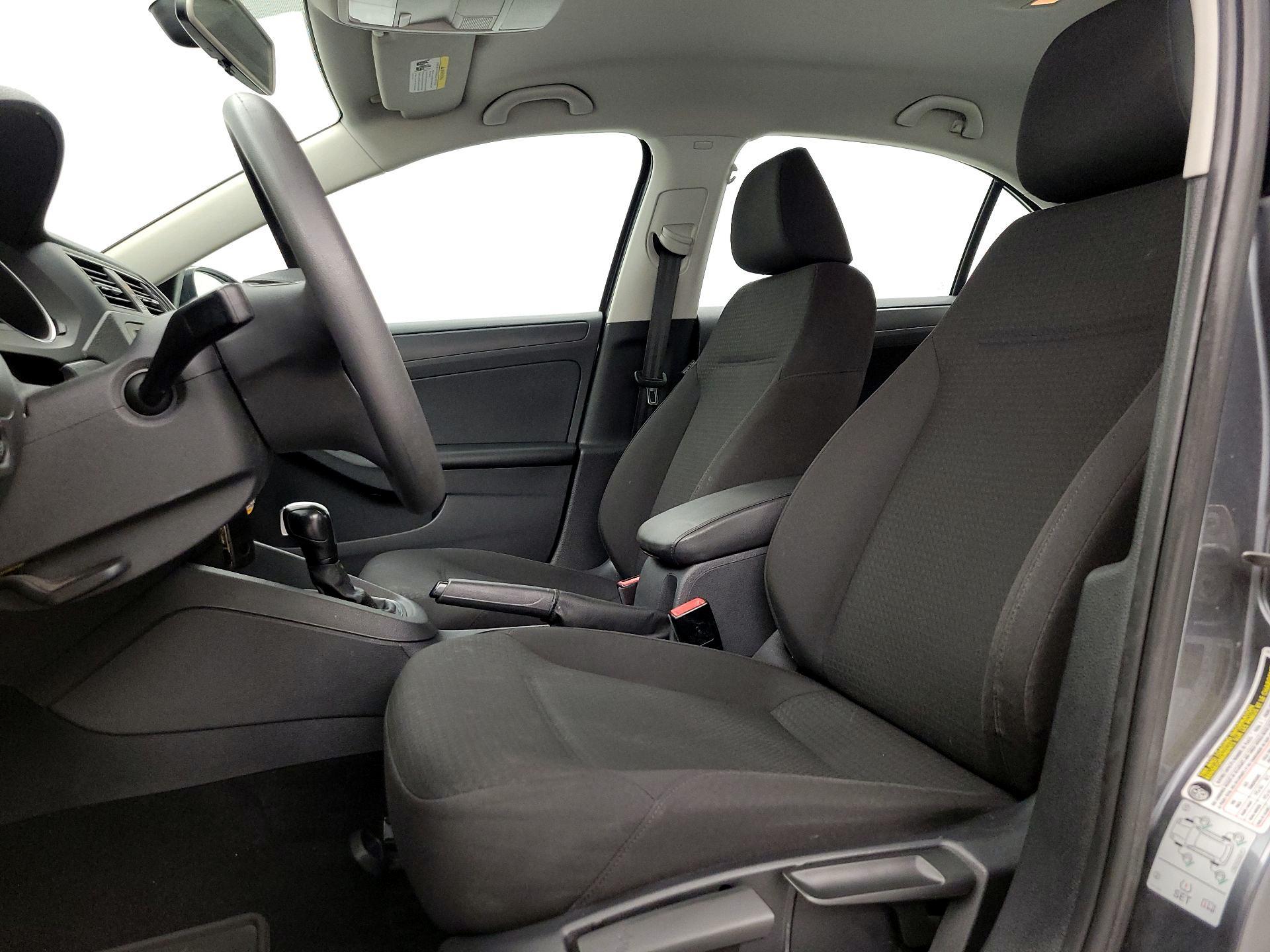 Thumbnail: 2016 Volkswagen Jetta - 11