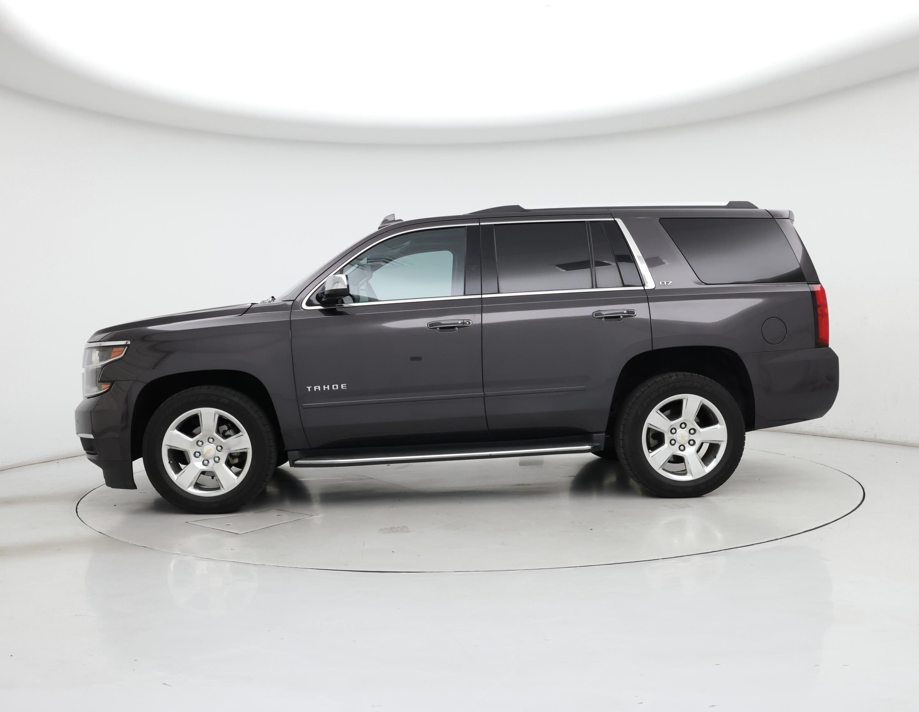 Thumbnail: 2015 Chevrolet Tahoe - 3