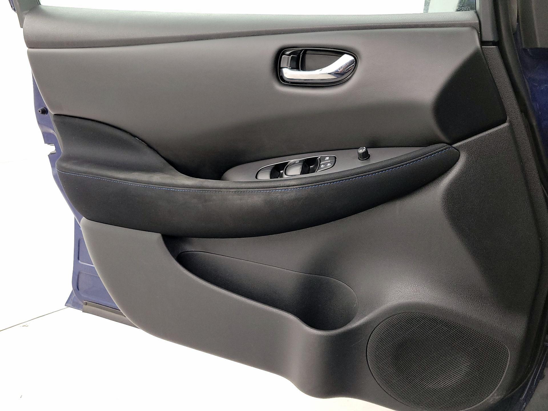 Thumbnail: 2019 Nissan Leaf - 12