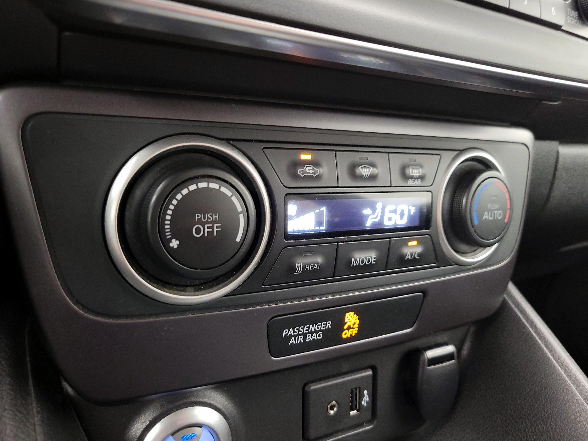 Thumbnail: 2019 Nissan Leaf - 16