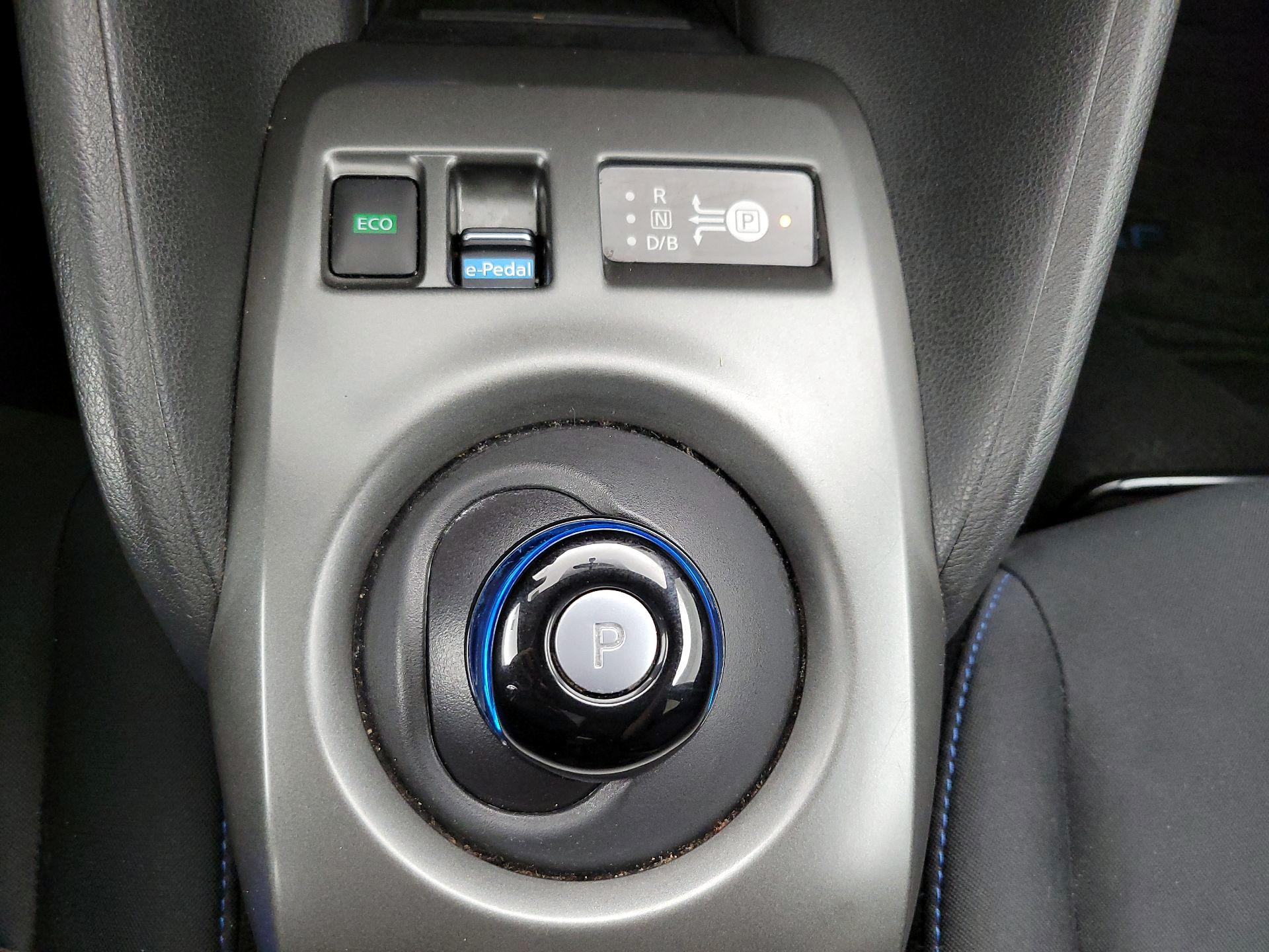 Thumbnail: 2019 Nissan Leaf - 17
