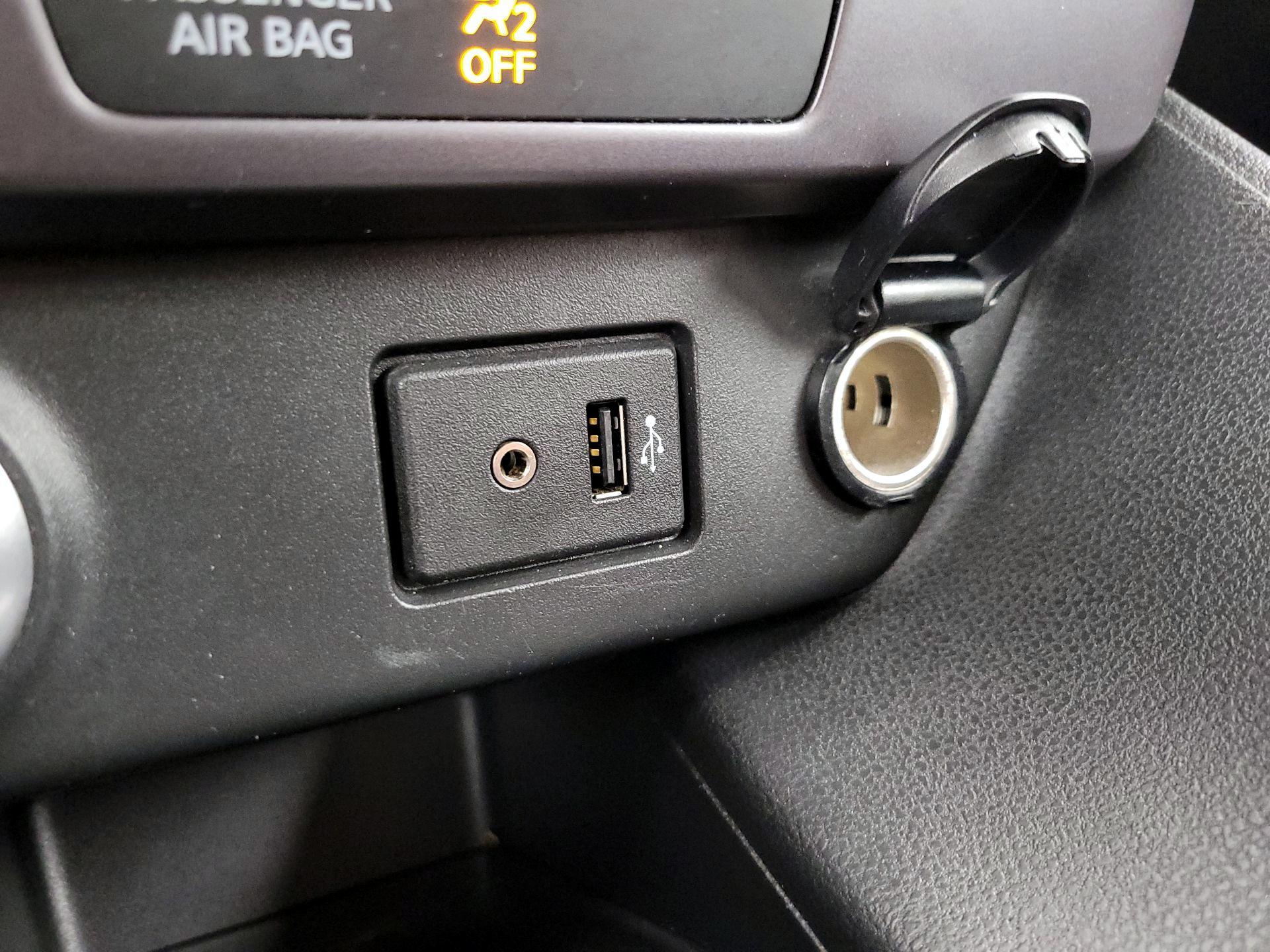 Thumbnail: 2019 Nissan Leaf - 18