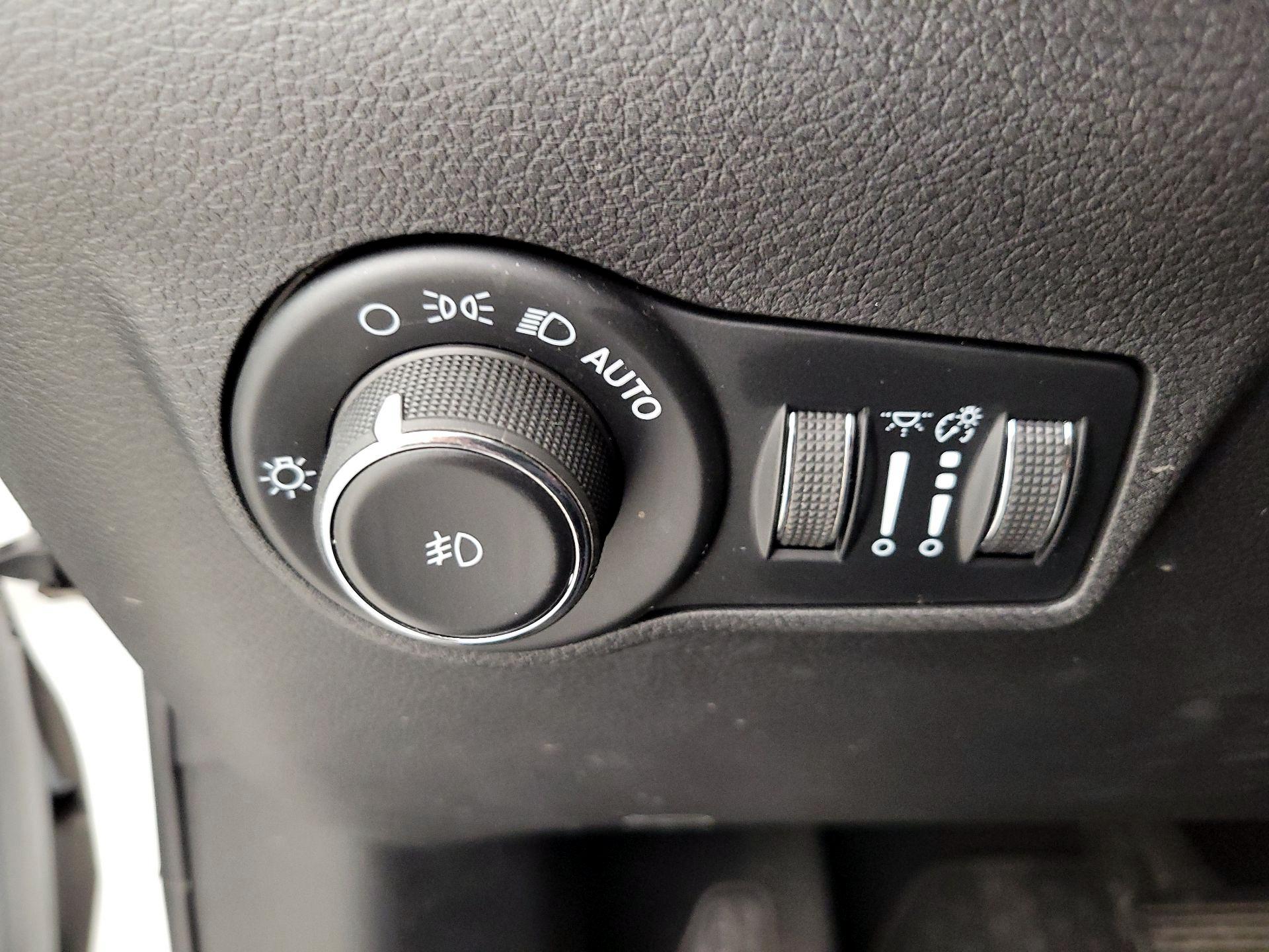 Thumbnail: 2022 Jeep Compass - 13