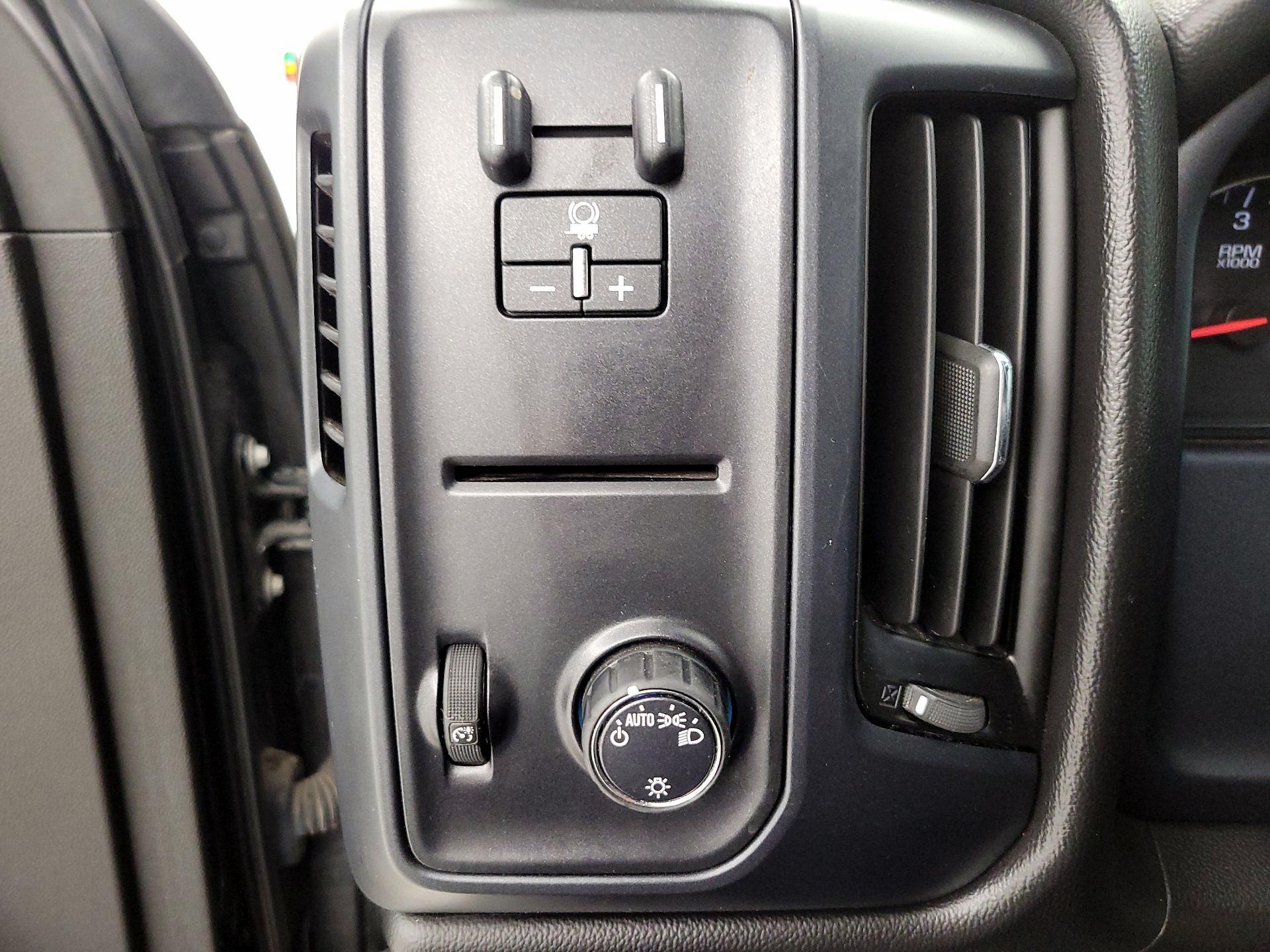 Thumbnail: 2017 Chevrolet Silverado 1500 - 13