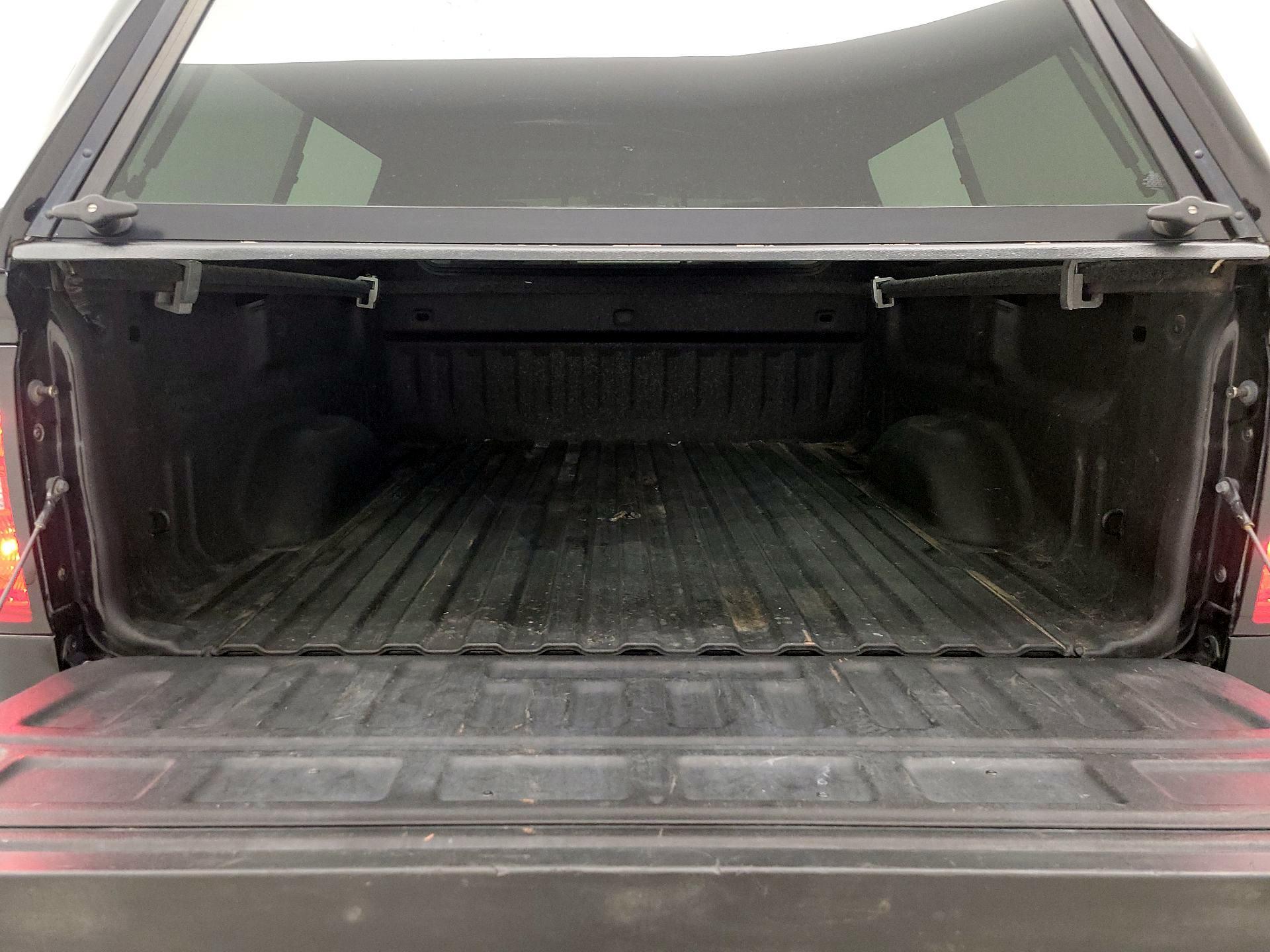 Thumbnail: 2017 Chevrolet Silverado 1500 - 19