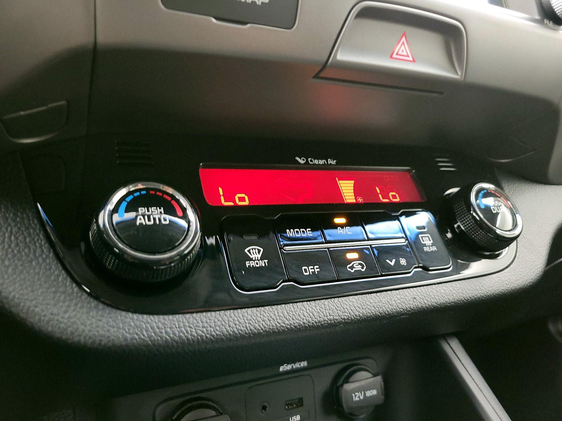 Thumbnail: 2014 Kia Sportage - 17