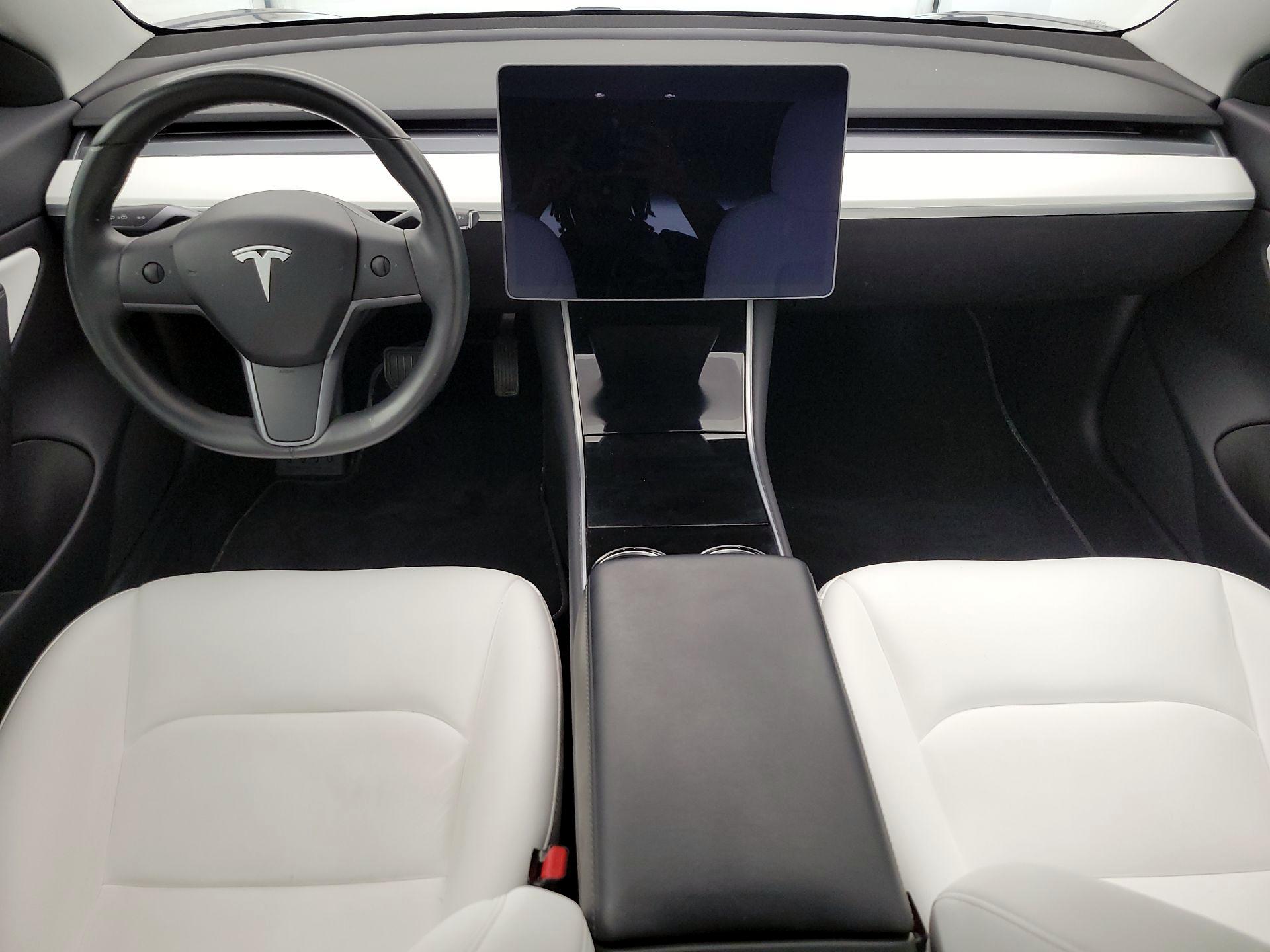 Thumbnail: 2018 Tesla Model 3 - 9