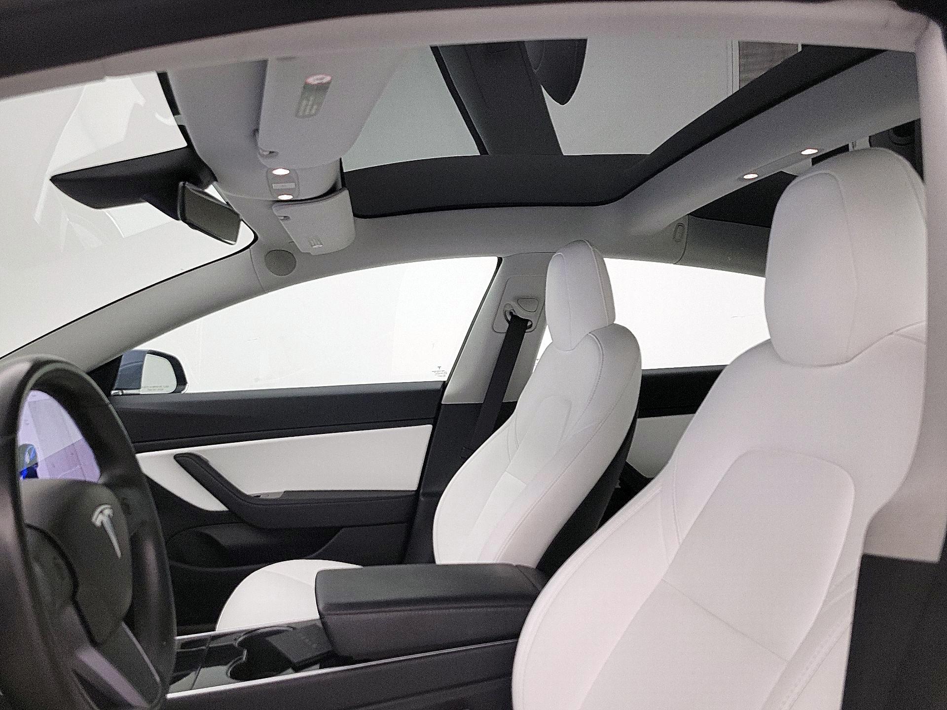 Thumbnail: 2018 Tesla Model 3 - 19