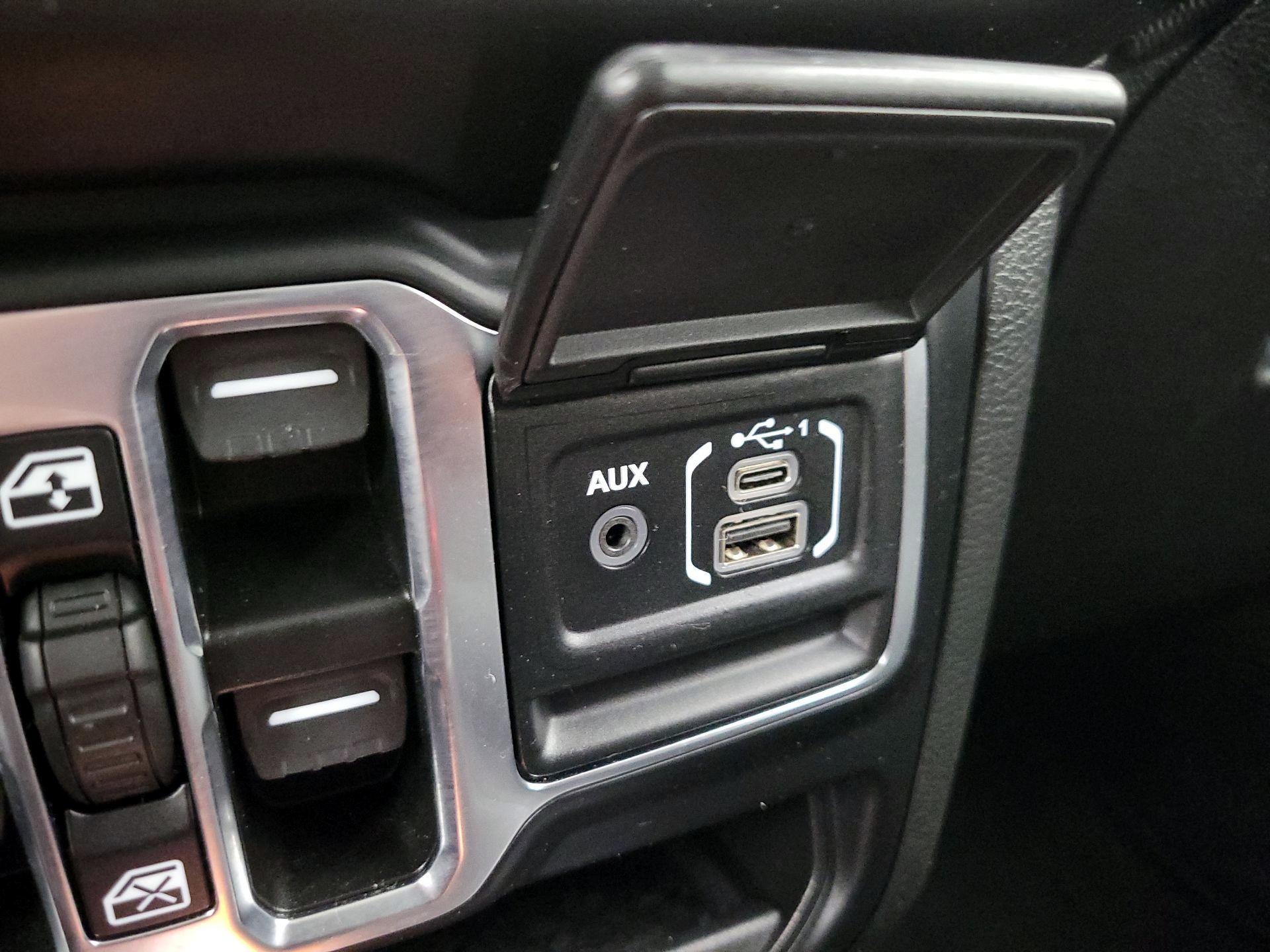 Thumbnail: 2023 Jeep Gladiator - 18