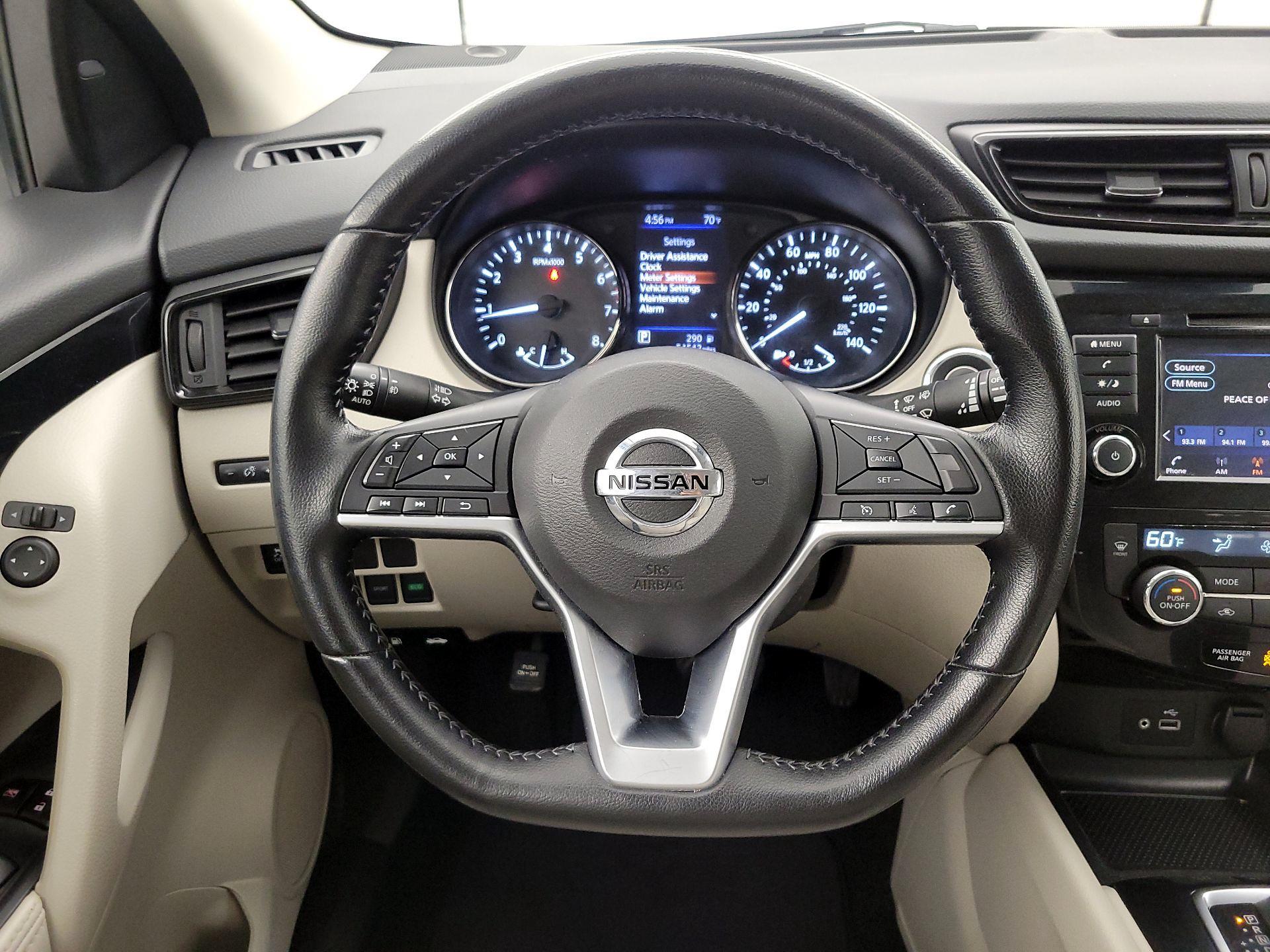 Thumbnail: 2020 Nissan Rogue Sport - 10