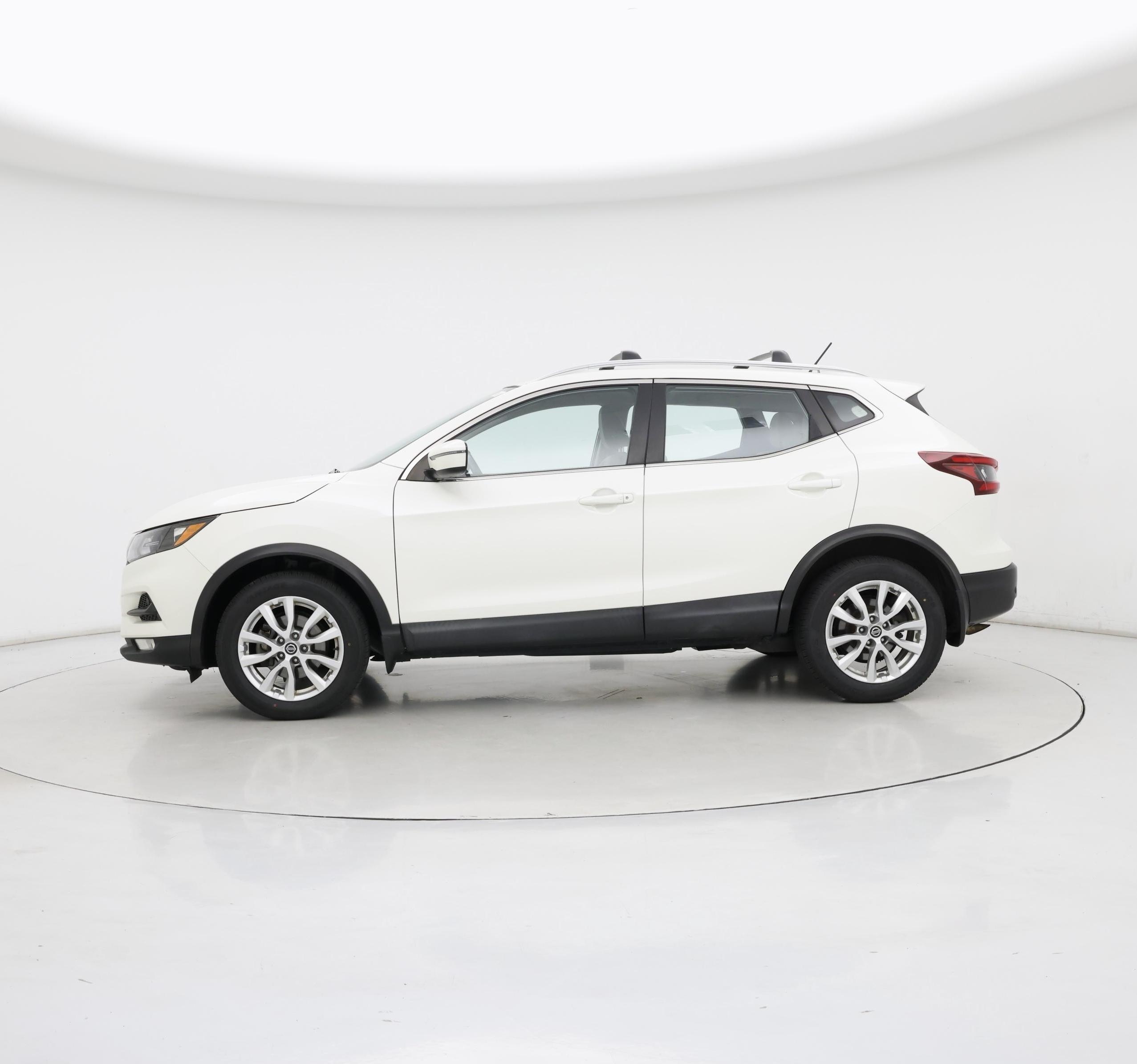 Thumbnail: 2020 Nissan Rogue Sport - 3