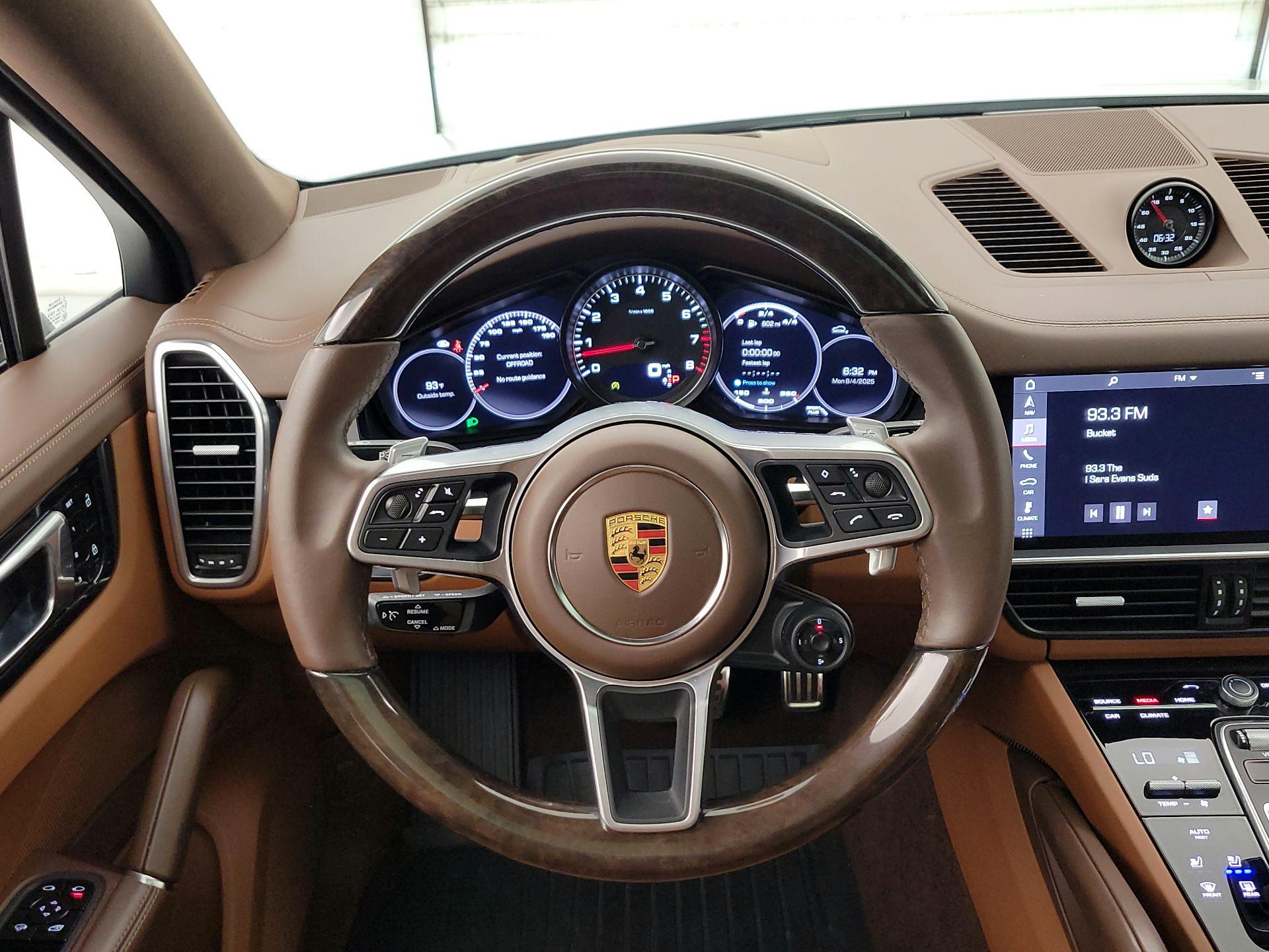 Thumbnail: 2020 Porsche Cayenne - 10