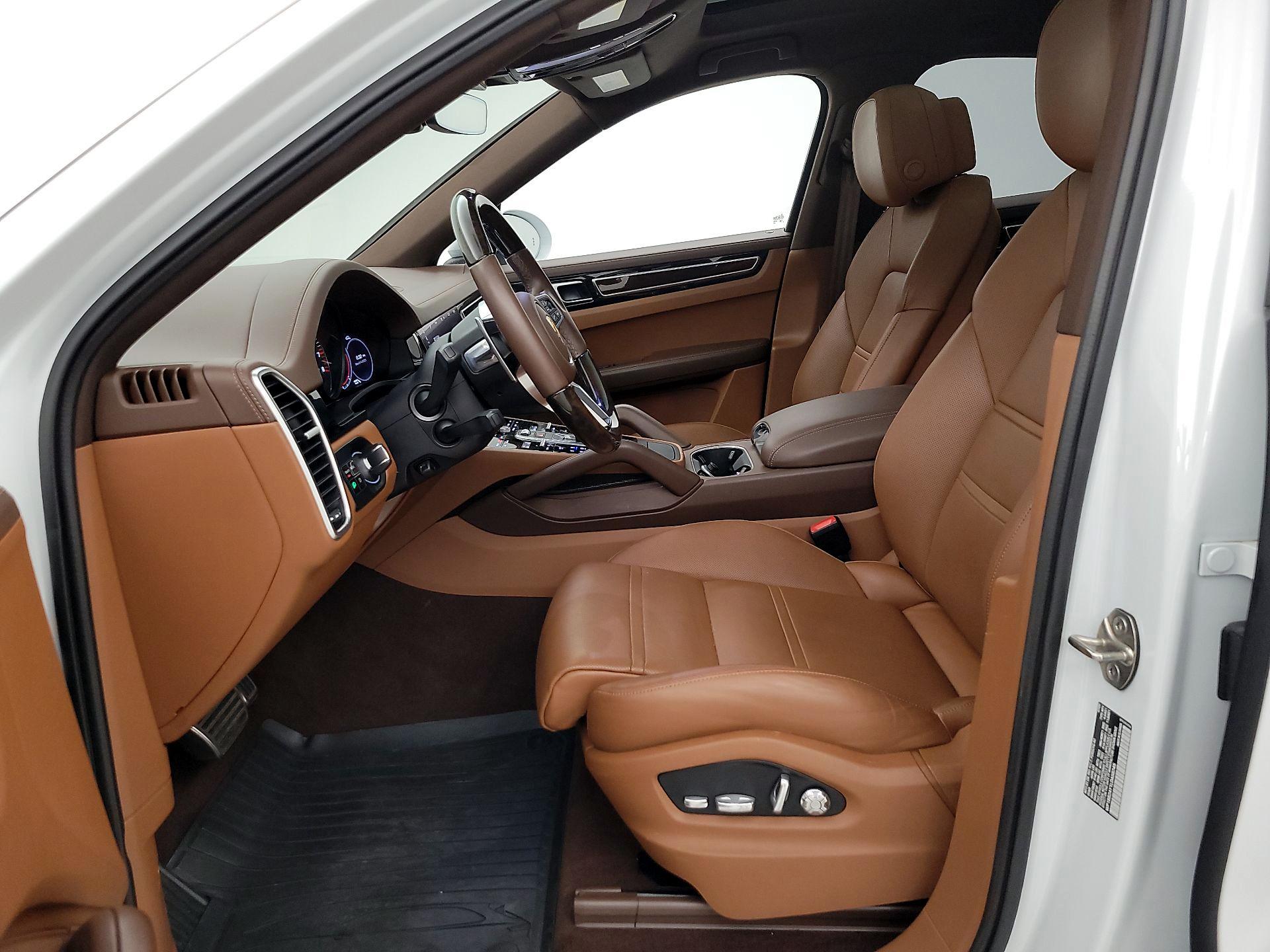 Thumbnail: 2020 Porsche Cayenne - 11