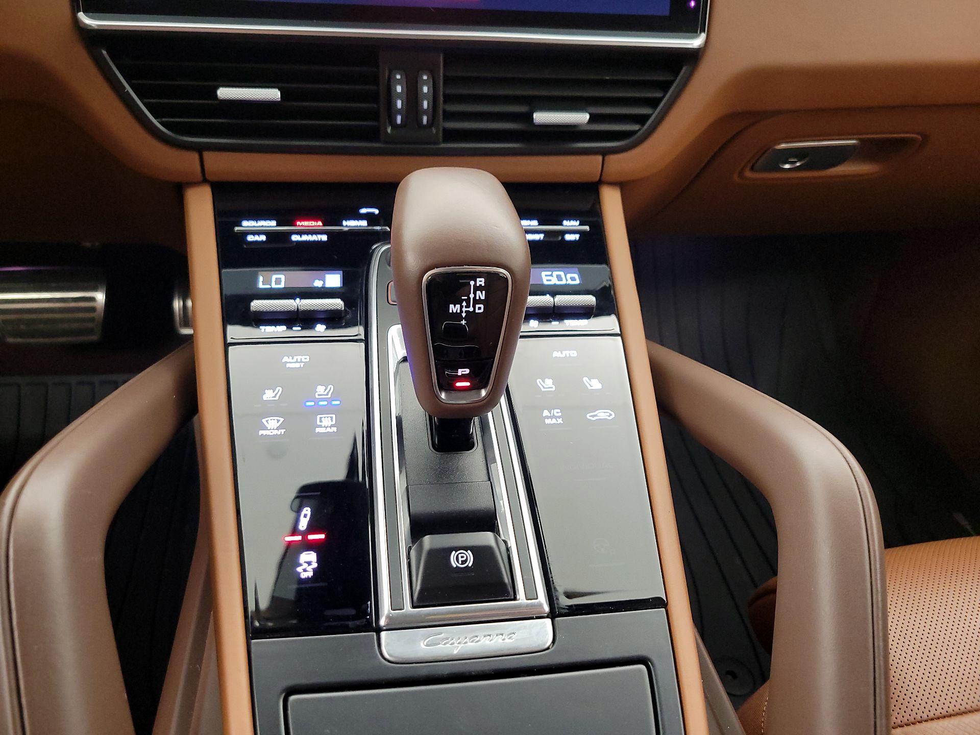 Thumbnail: 2020 Porsche Cayenne - 18