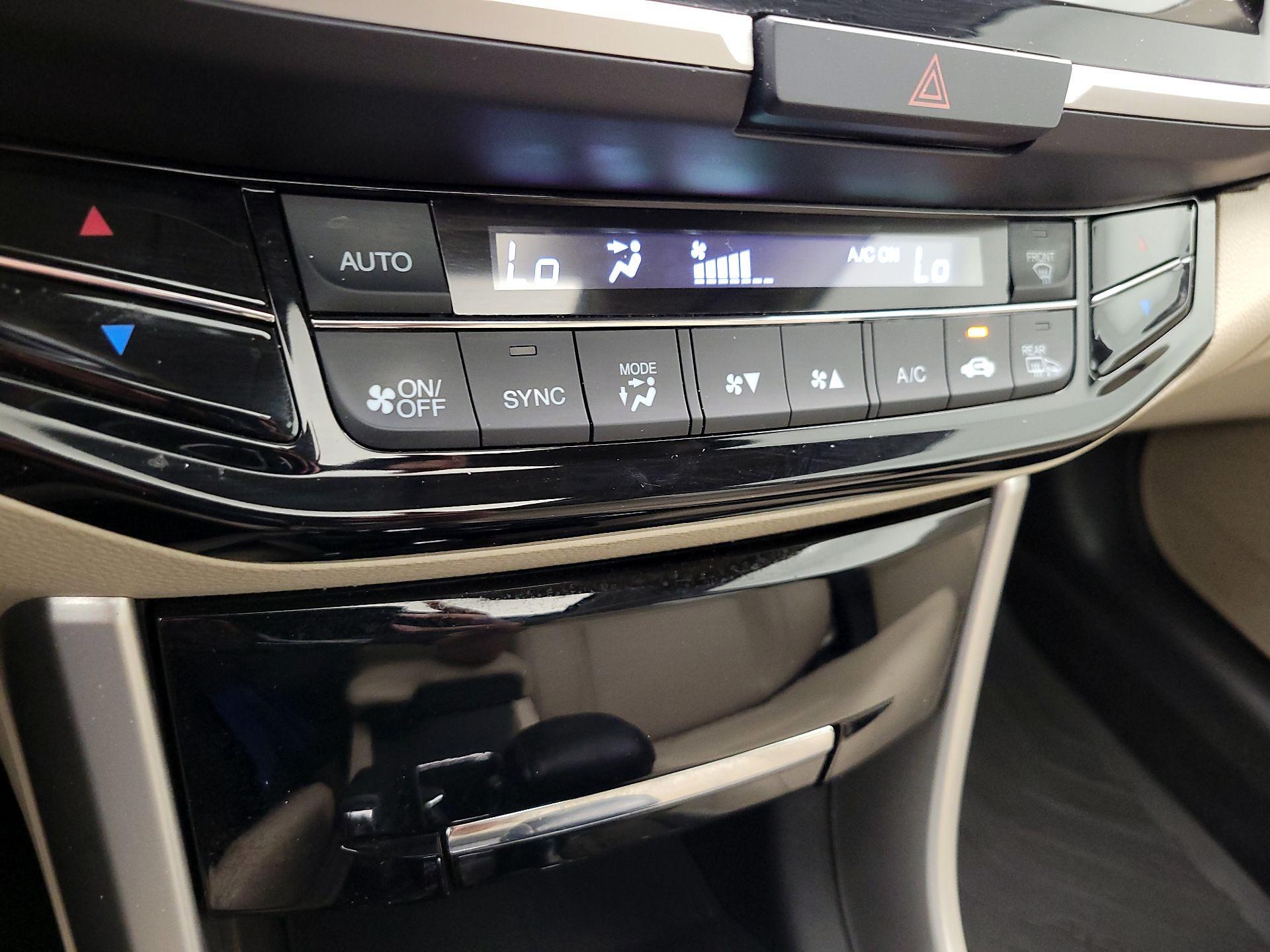 Thumbnail: 2016 Honda Accord - 16