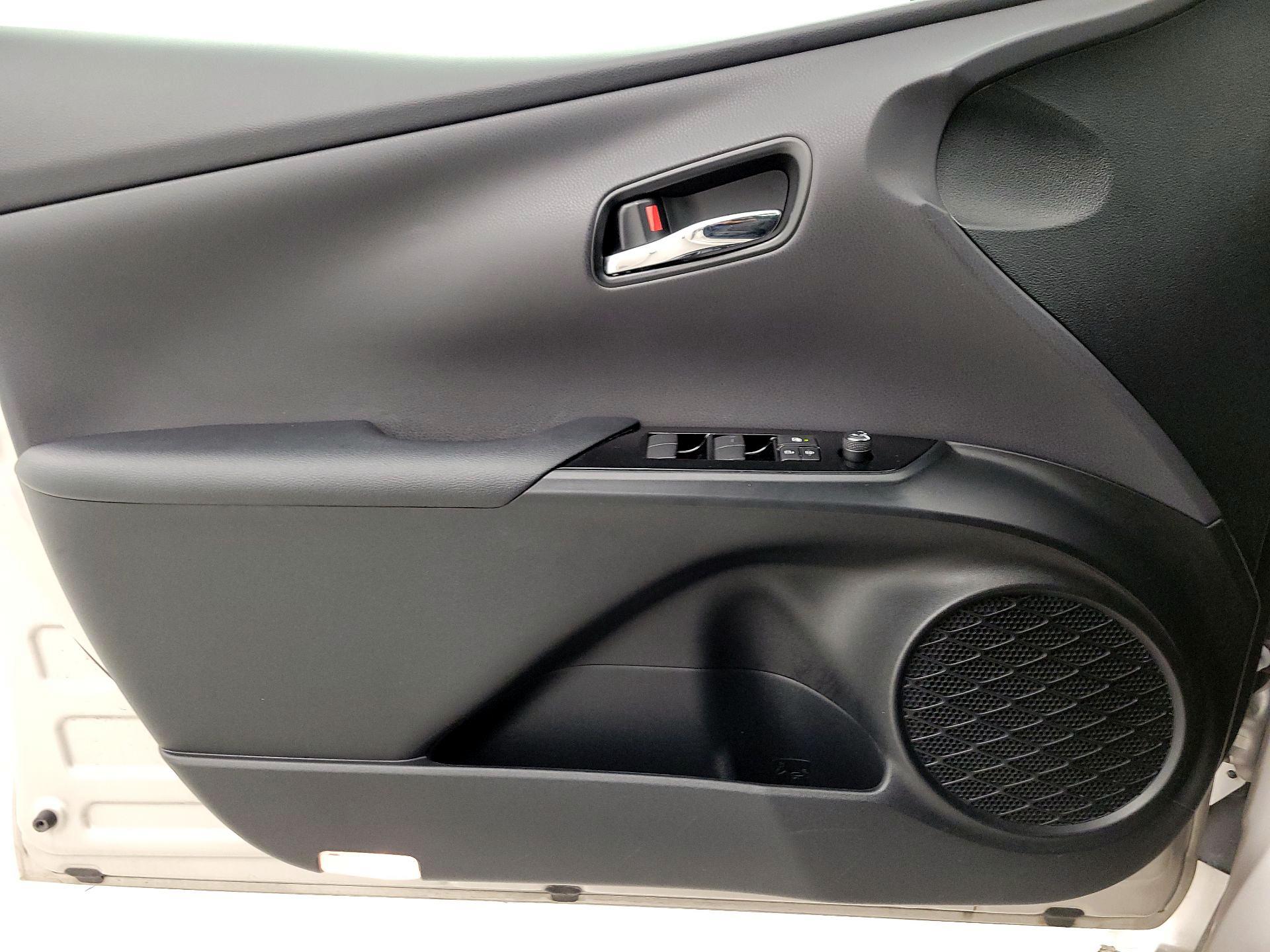 Thumbnail: 2021 Toyota Prius Prime - 12