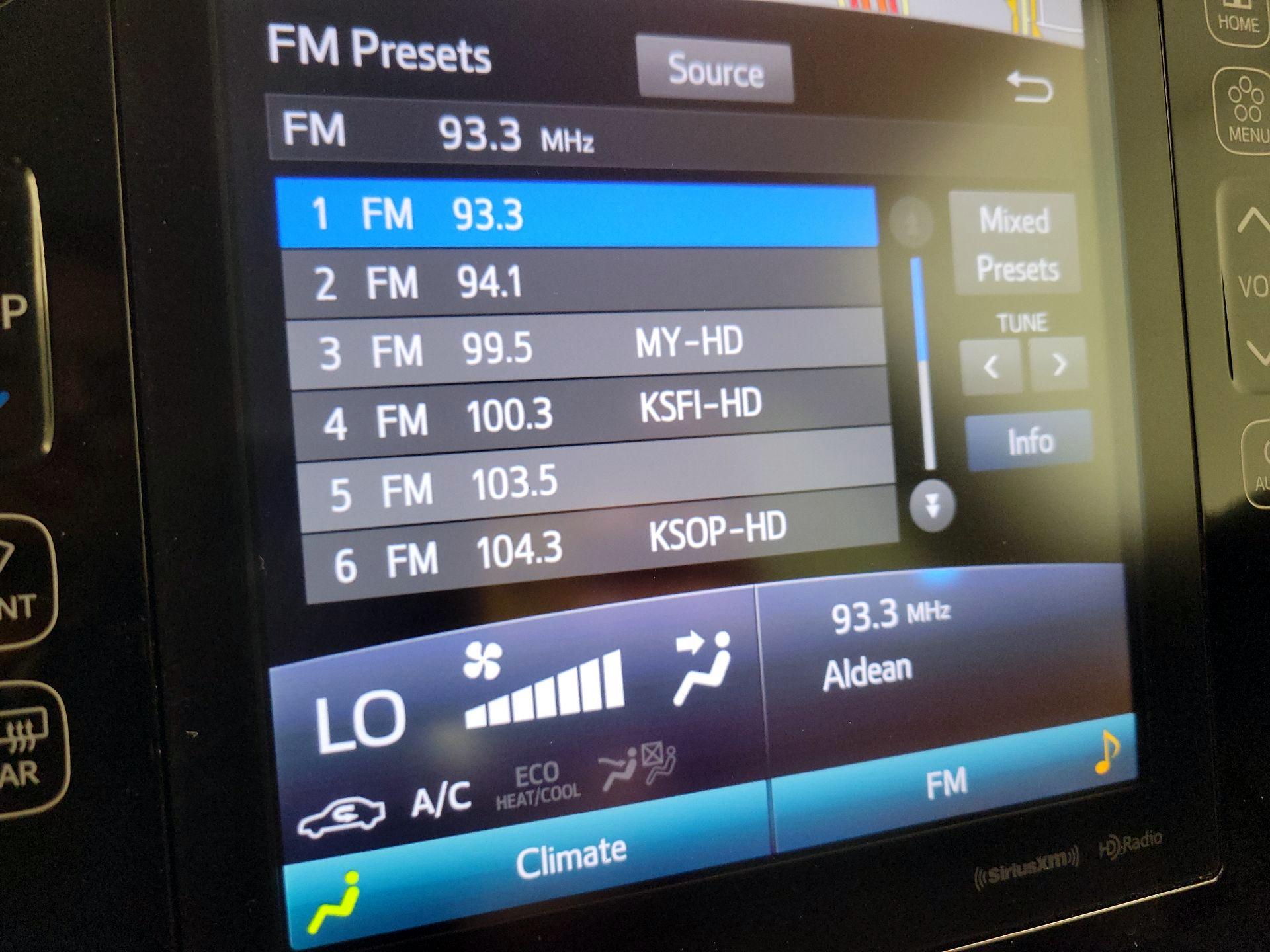 Thumbnail: 2021 Toyota Prius Prime - 16