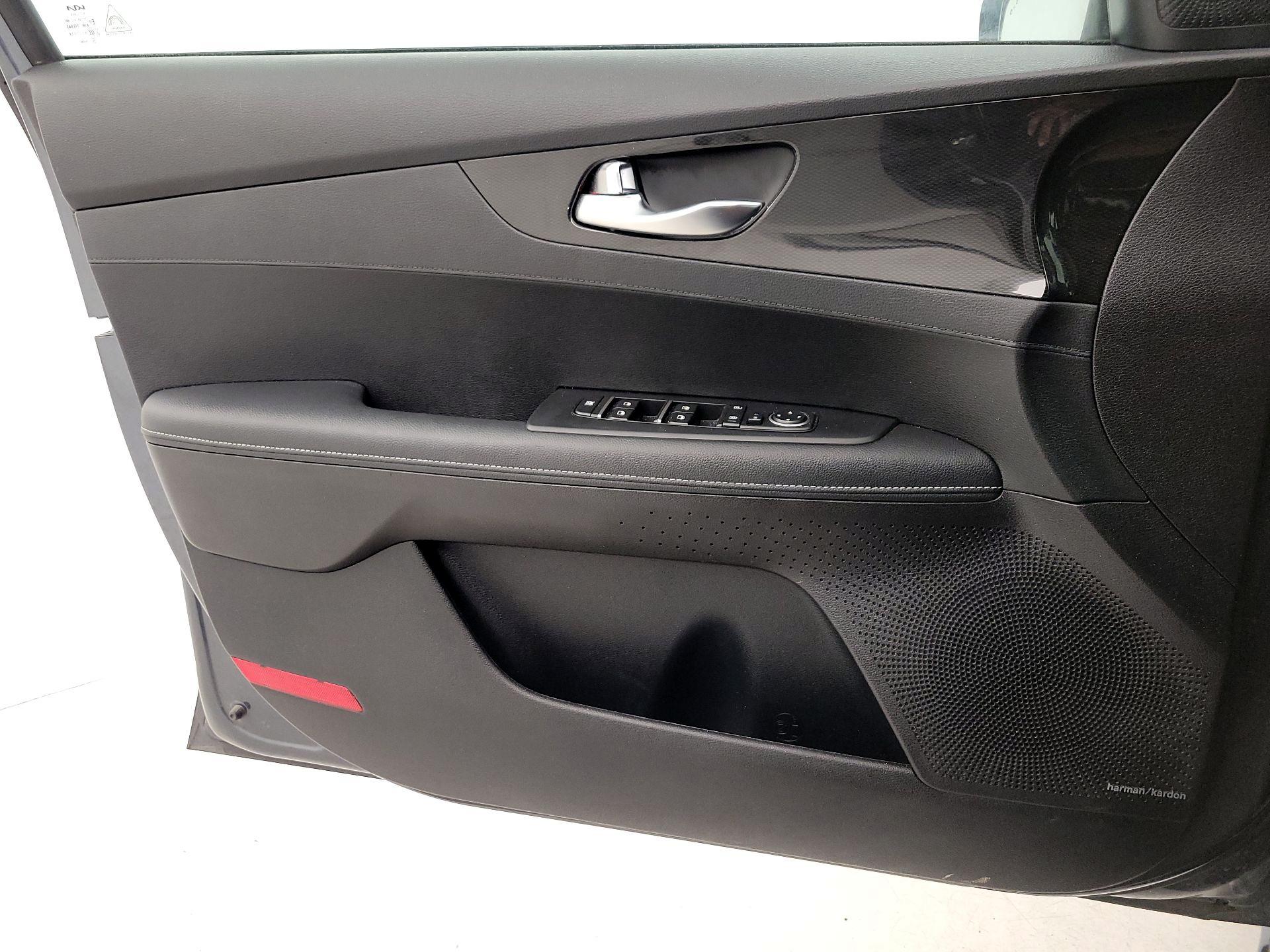 Thumbnail: 2023 Kia Forte - 12