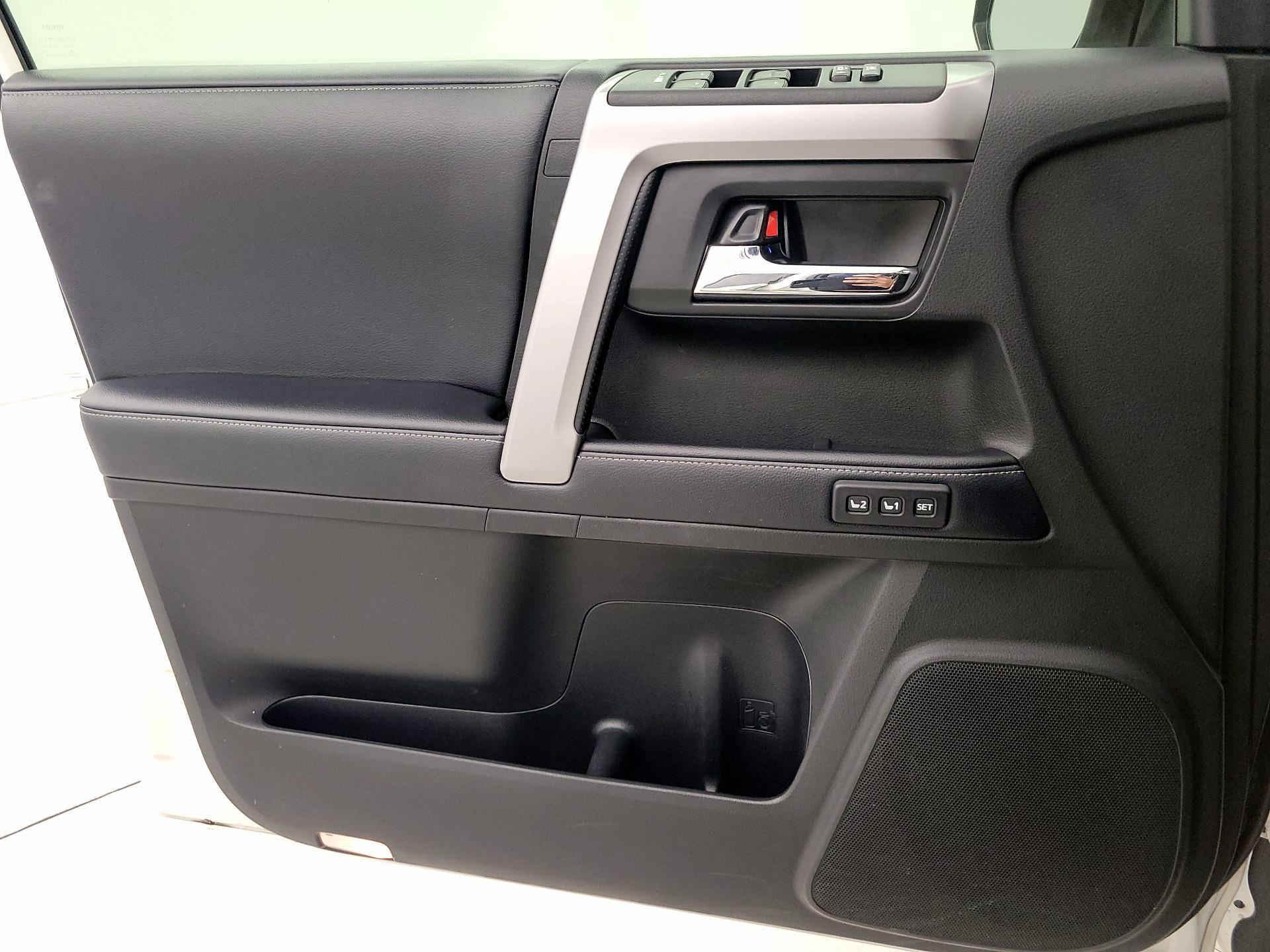 Thumbnail: 2019 Toyota 4Runner - 12