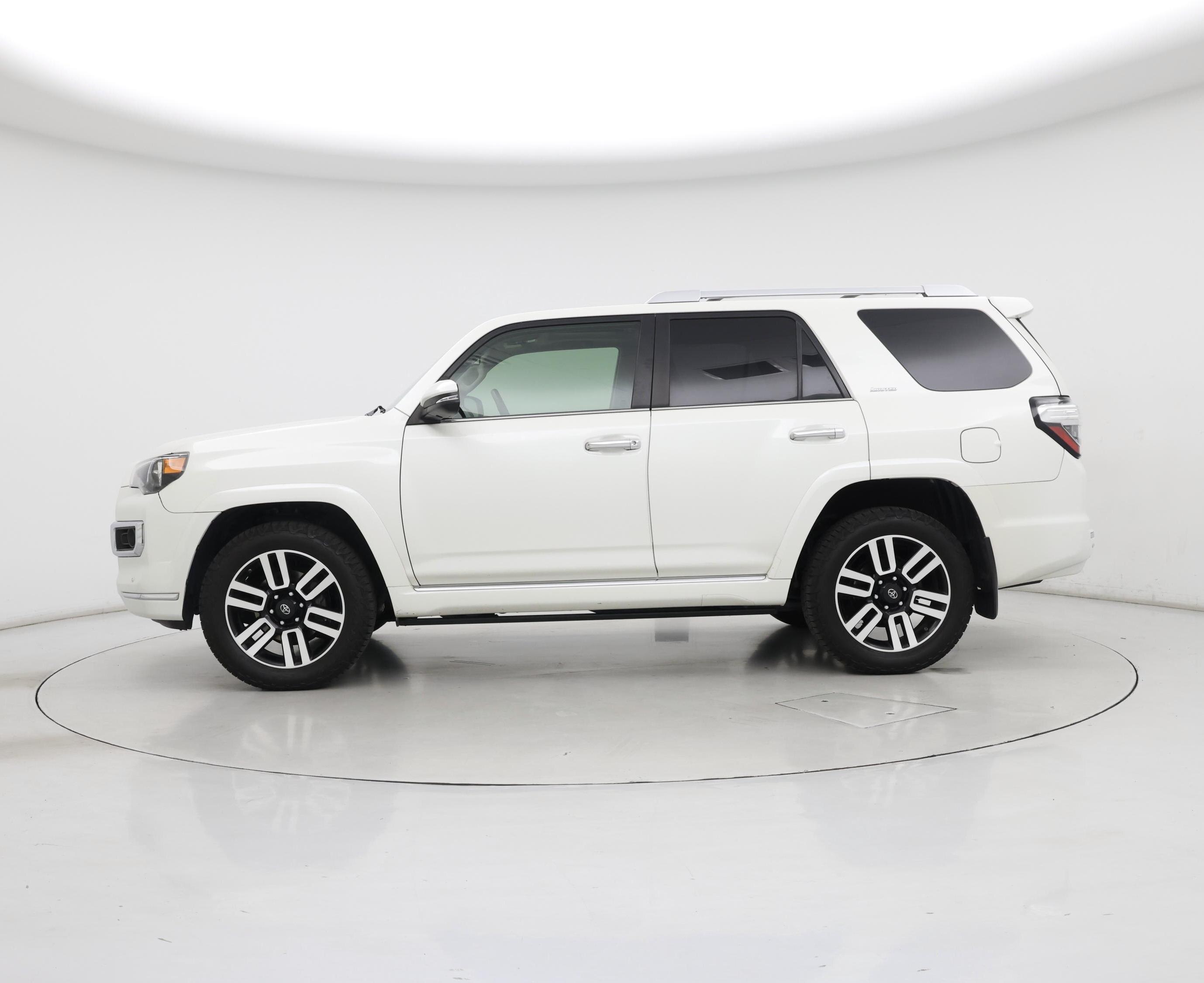 Thumbnail: 2019 Toyota 4Runner - 3