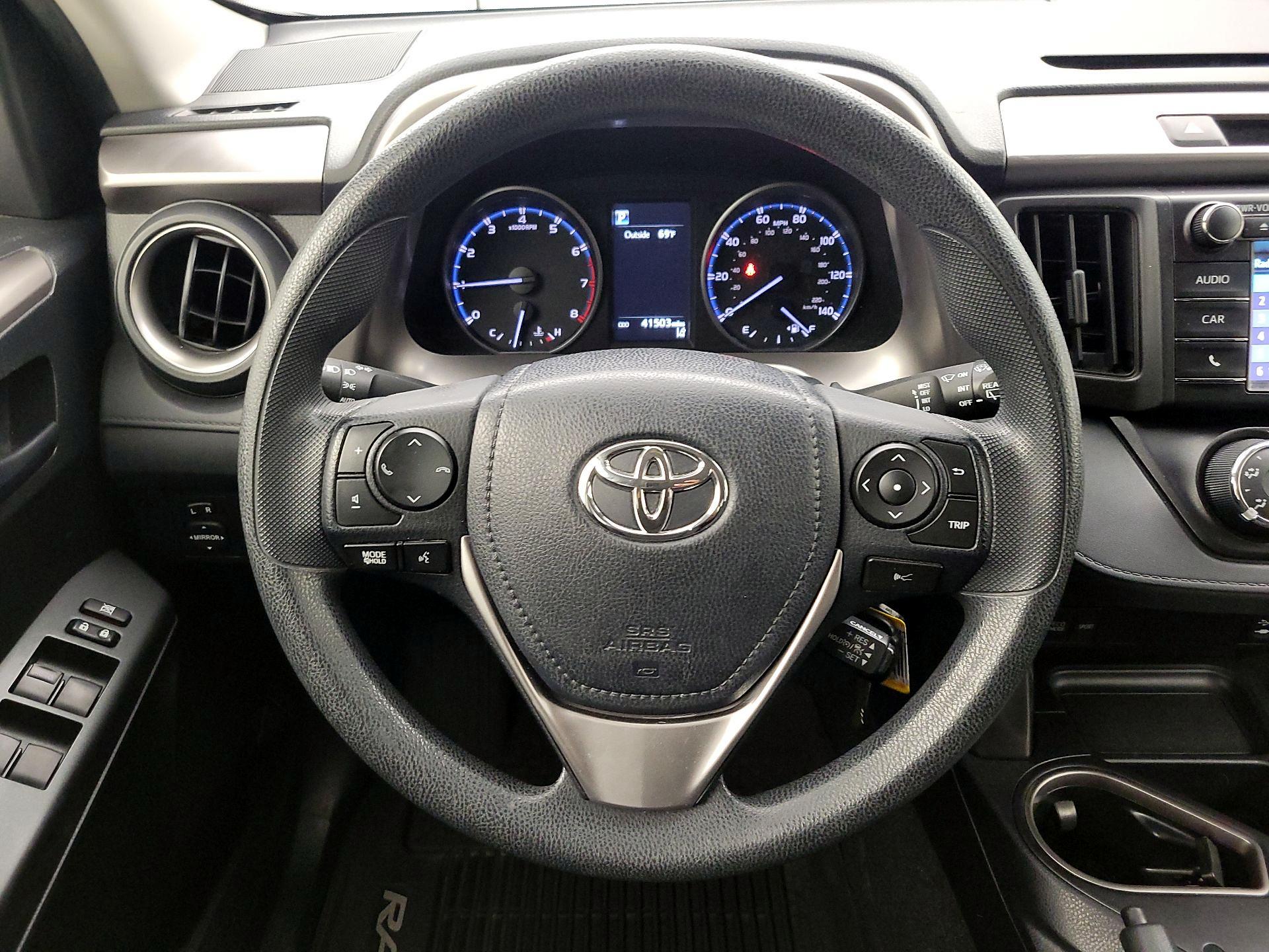 Thumbnail: 2018 Toyota RAV4 - 10
