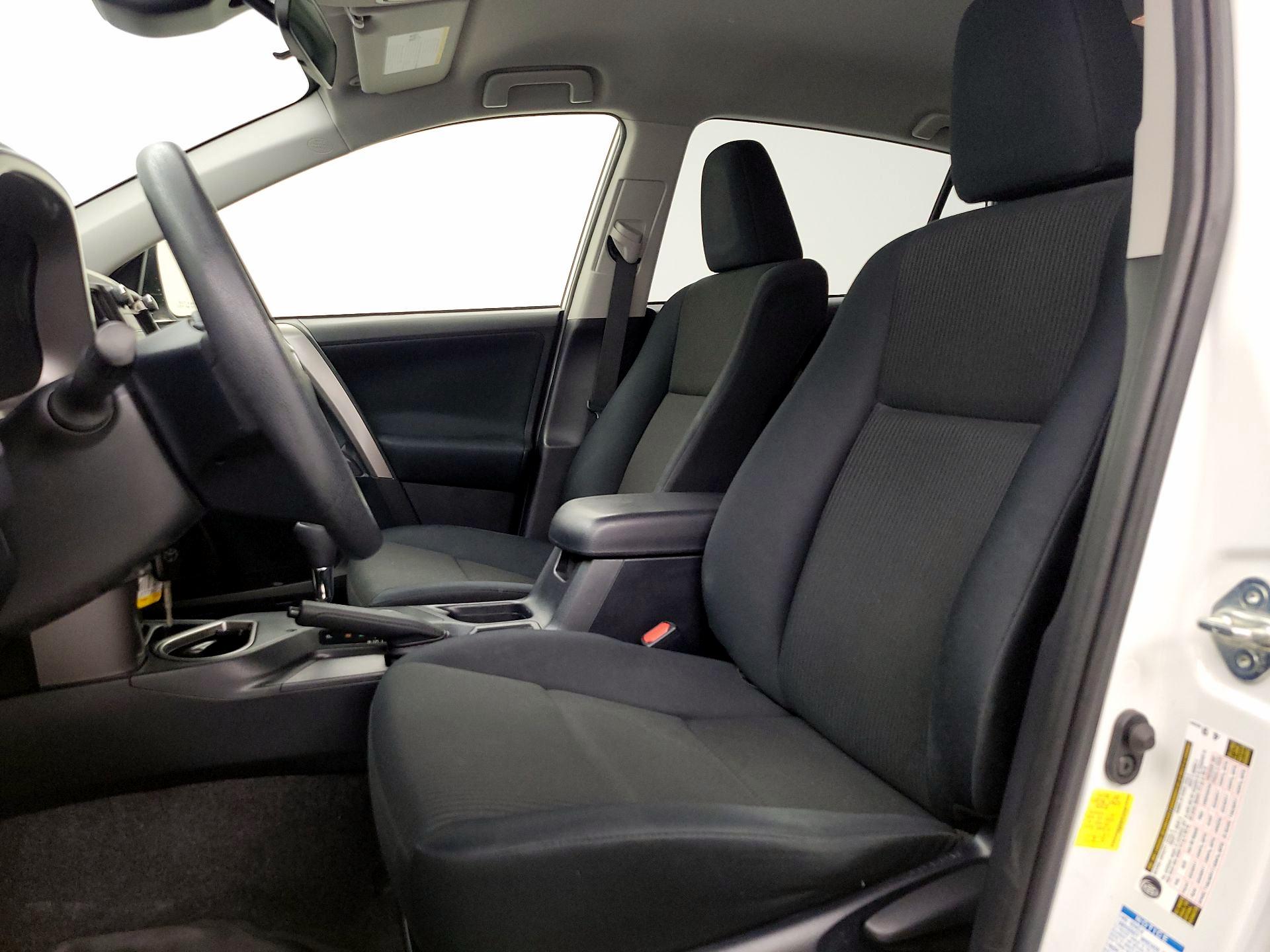 Thumbnail: 2018 Toyota RAV4 - 11
