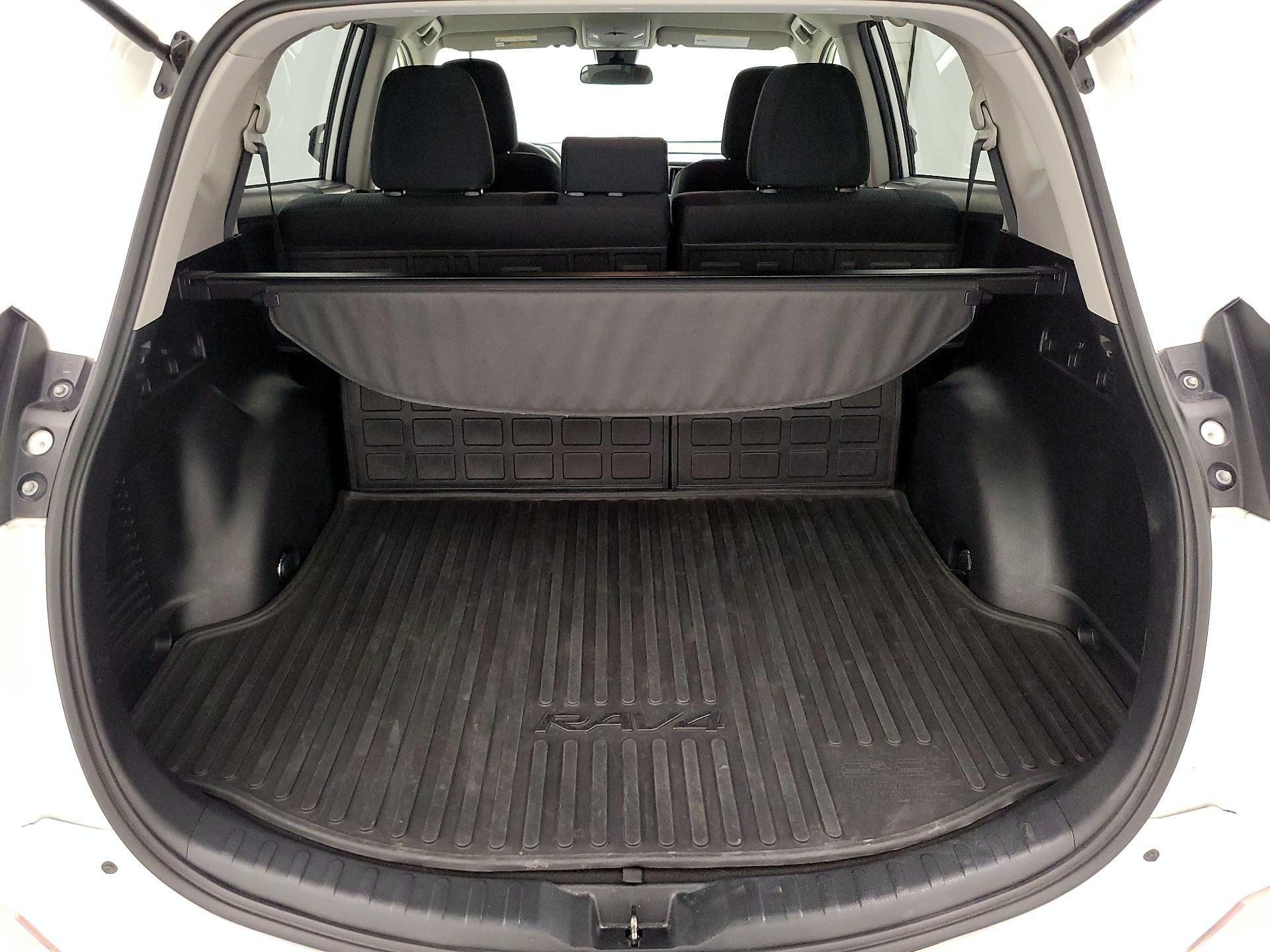 Thumbnail: 2018 Toyota RAV4 - 20
