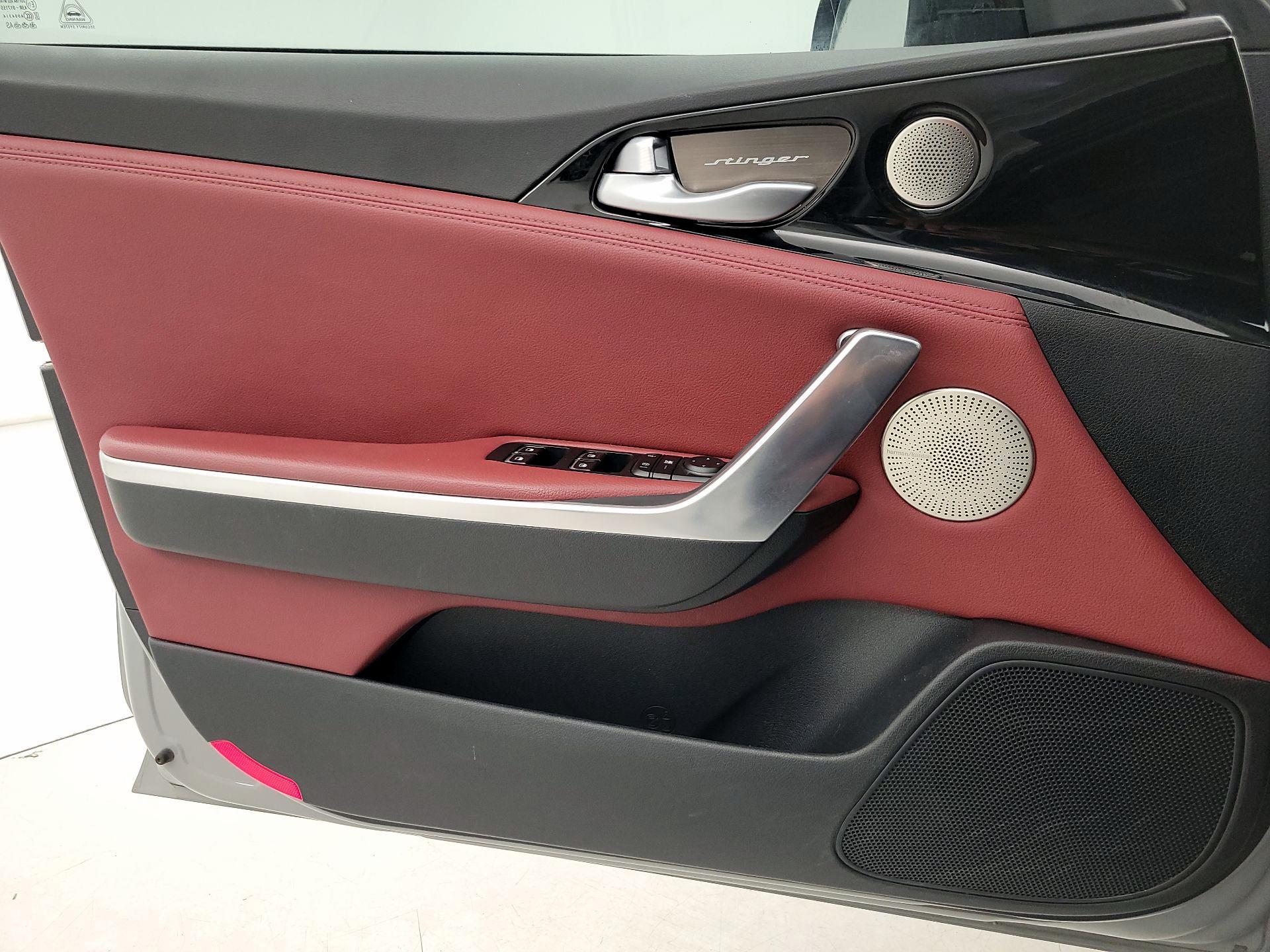 Thumbnail: 2022 Kia Stinger - 12