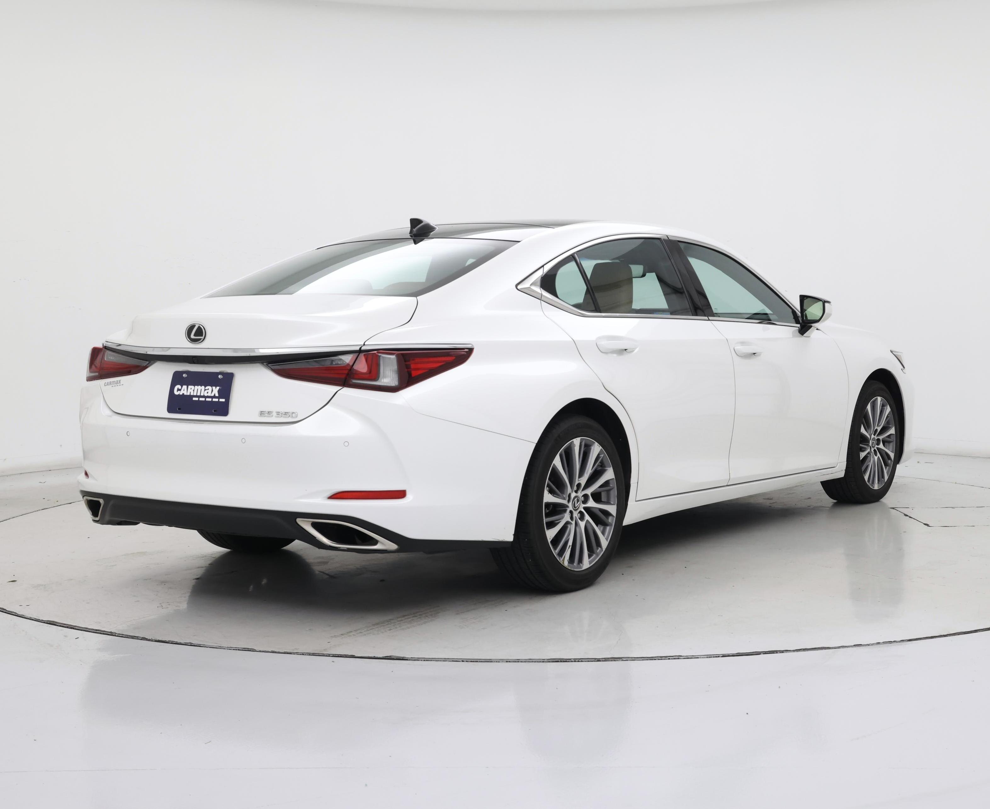 Thumbnail: 2020 Lexus ES - 8