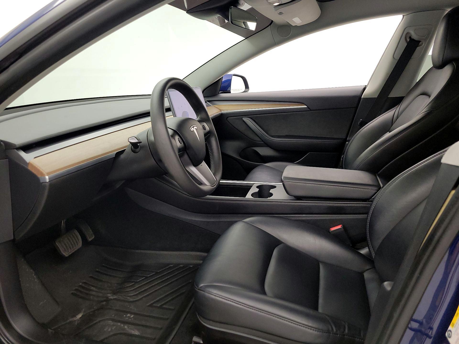 Thumbnail: 2022 Tesla Model 3 - 11