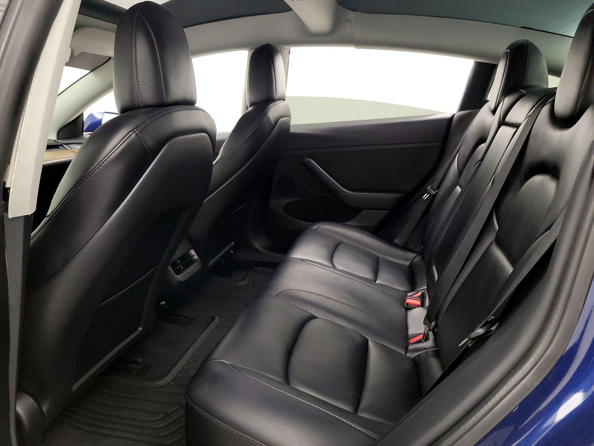 Thumbnail: 2022 Tesla Model 3 - 19